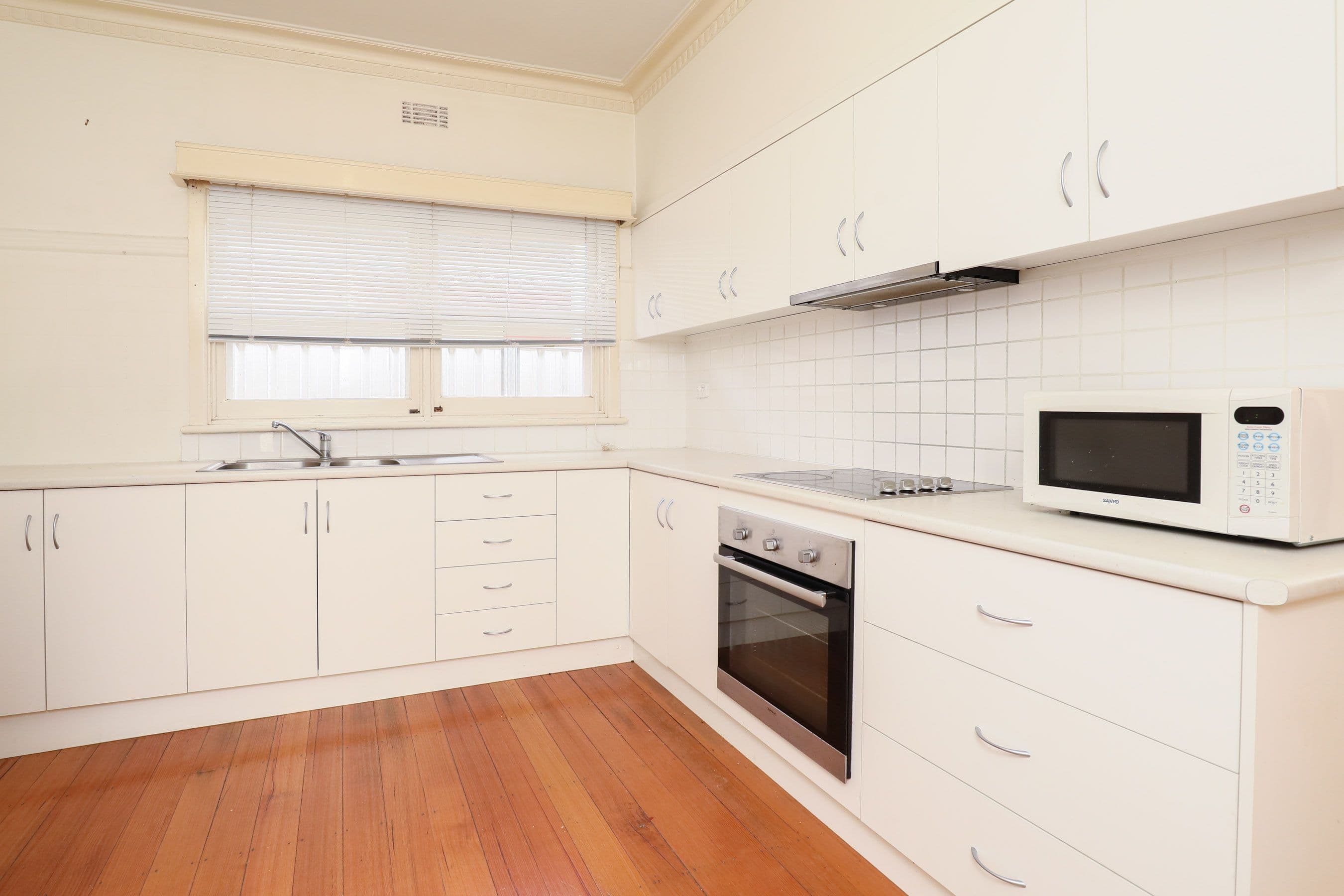 14 Logan Avenue, Mildura VIC 3500, Mildura - Thumbnail 5