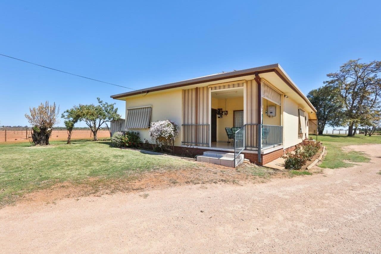 213 Nerrum Avenue, Red Cliffs VIC 3496, Red Cliffs - Thumbnail 2