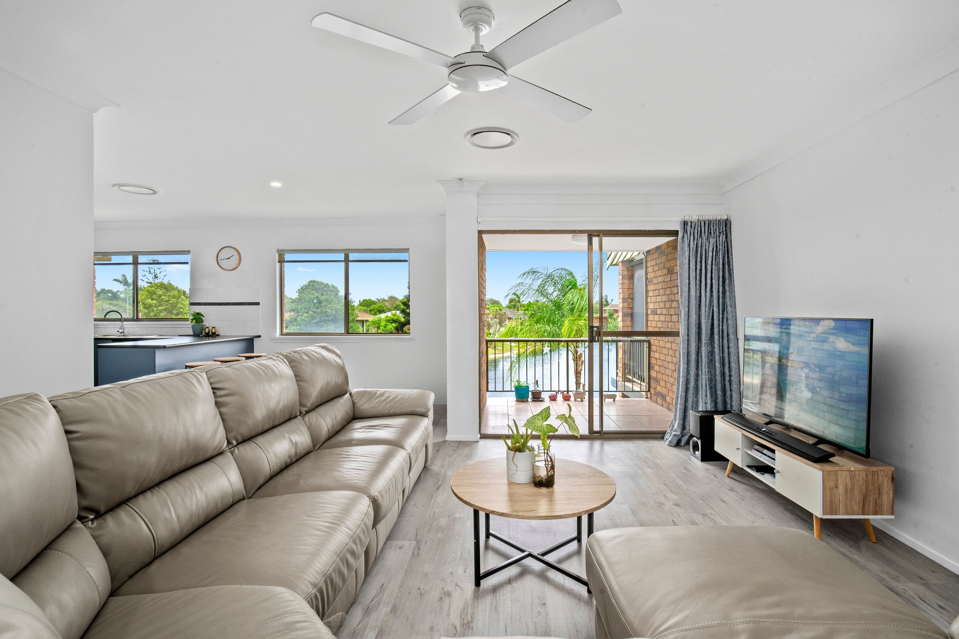 14 Dunlop Court, Mermaid Waters QLD 4218, Mermaid Waters - Thumbnail 2