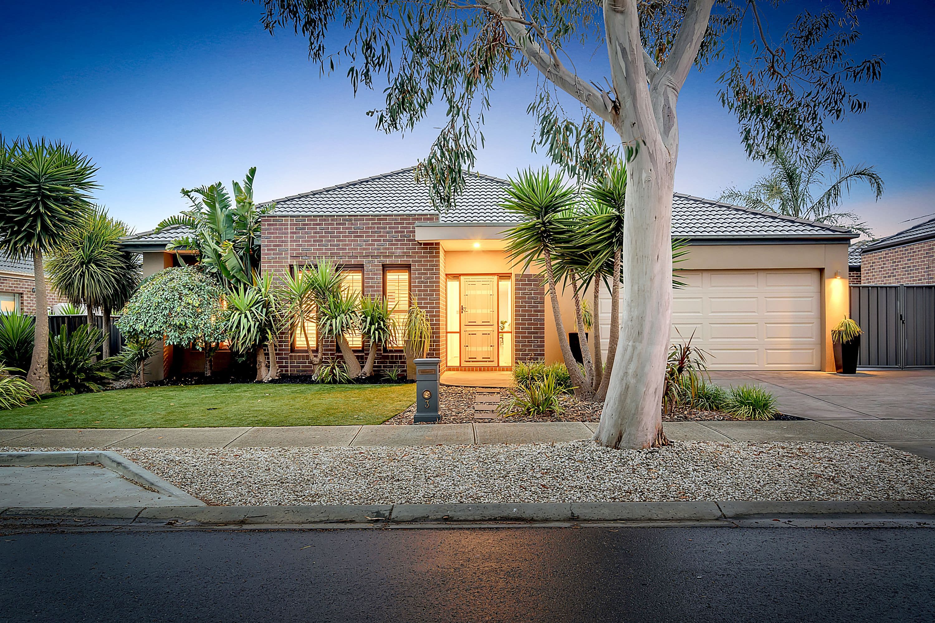 3 Gippsland Way, Craigieburn VIC 3064, Craigieburn - Thumbnail 2