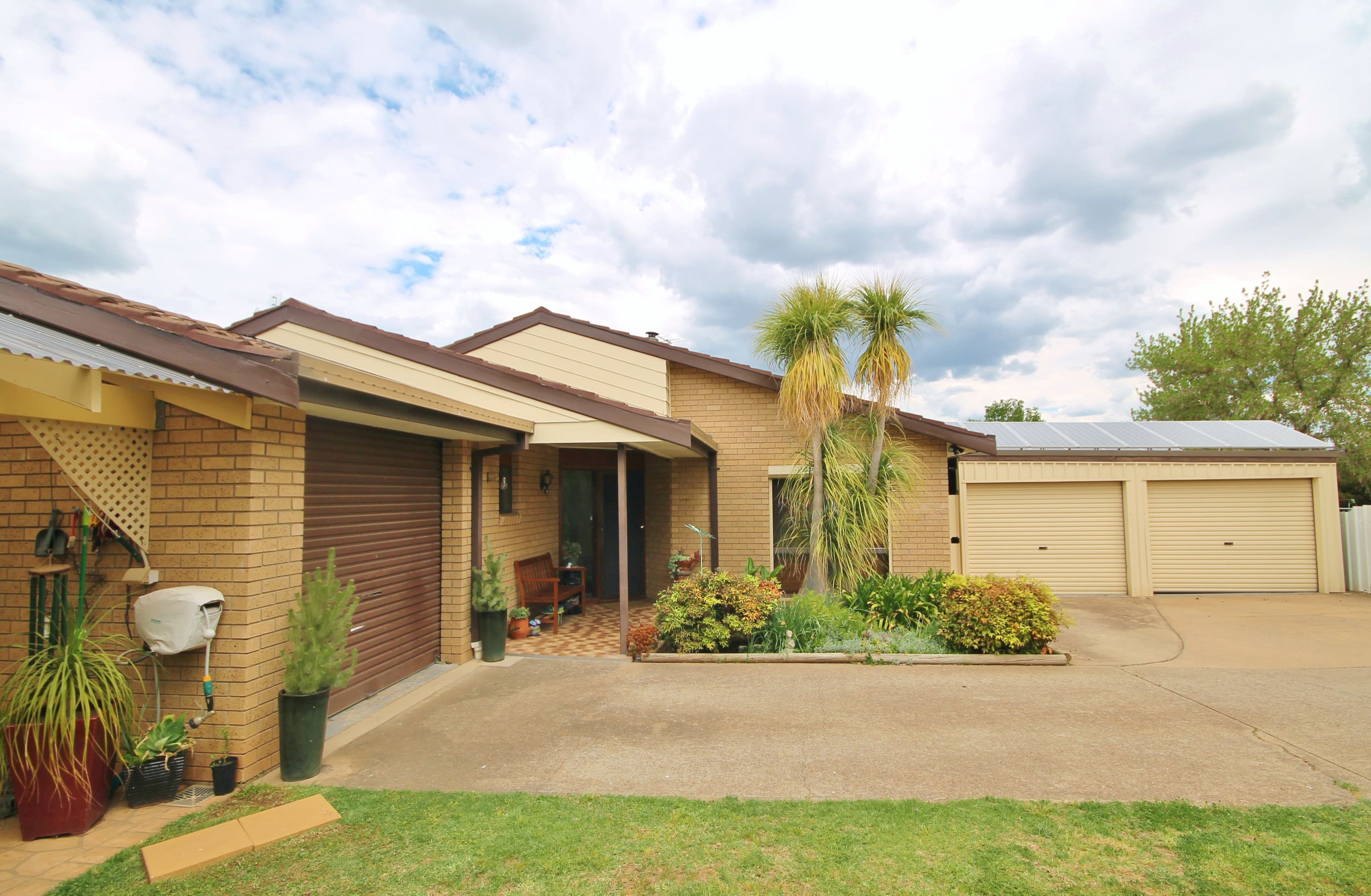 4 Hardy Avenue, Young - Thumbnail 2