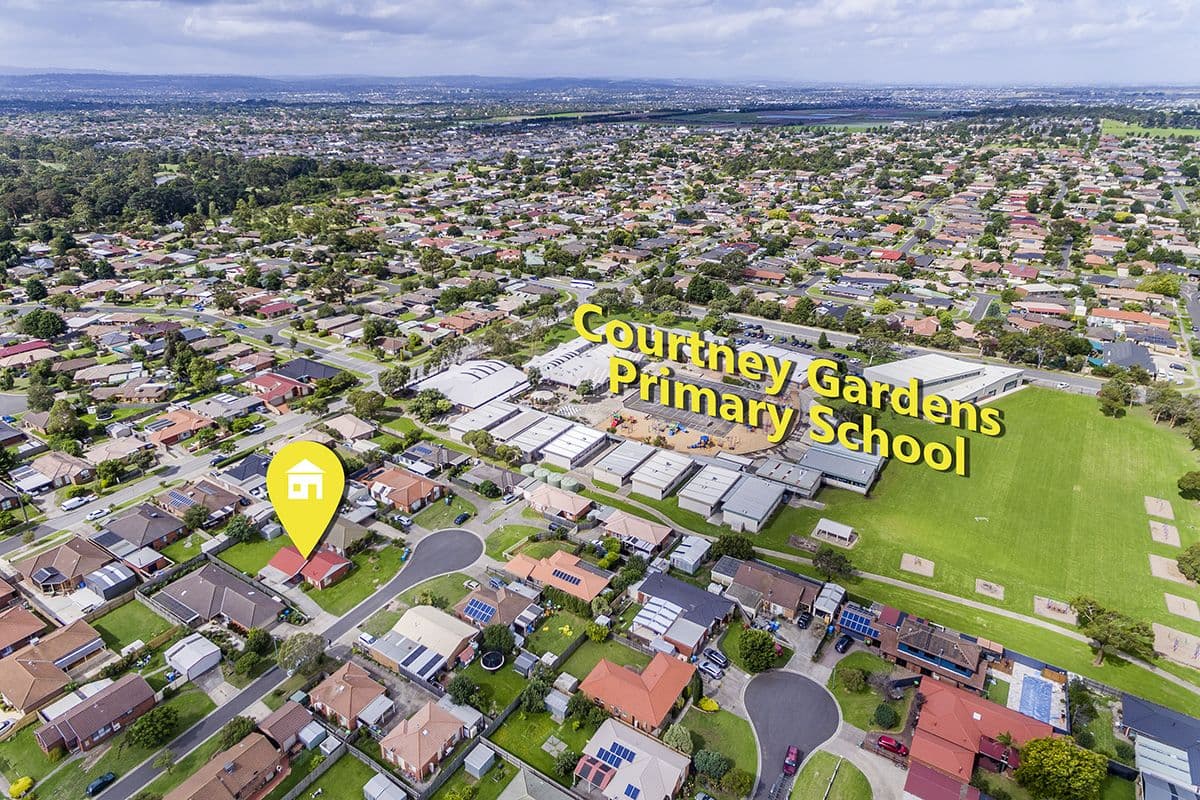 5 Tinara Court, Cranbourne North VIC 3977, Cranbourne North - Thumbnail 2