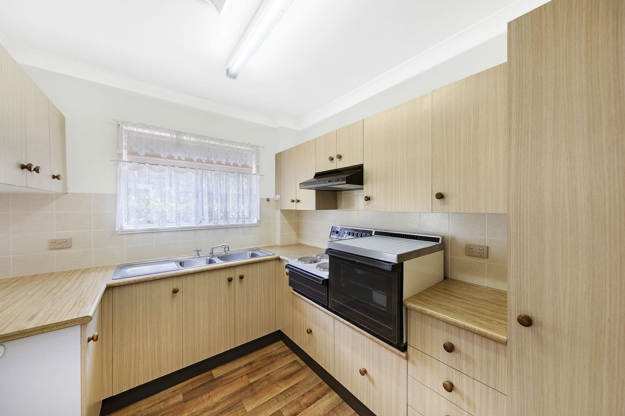 15 Lorraine Avenue, Berkeley Vale - Thumbnail 3
