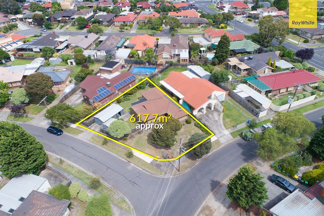 39 Chaucer Crescent, Bundoora VIC 3083, Bundoora - Thumbnail 2