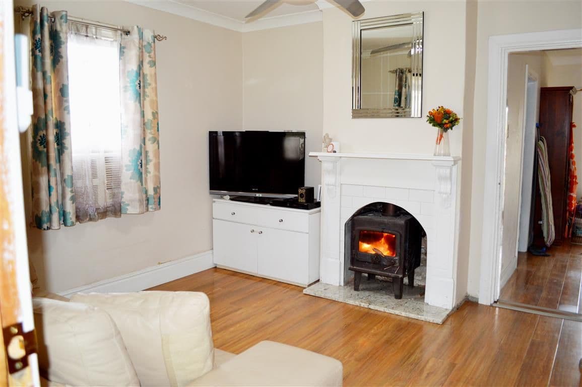 42 Carey Street, Tumut - Thumbnail 5