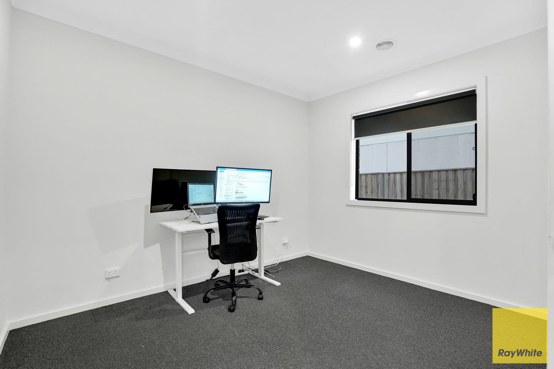 24 Sicily Avenue, DEANSIDE VIC 3336, Deanside - Thumbnail 8