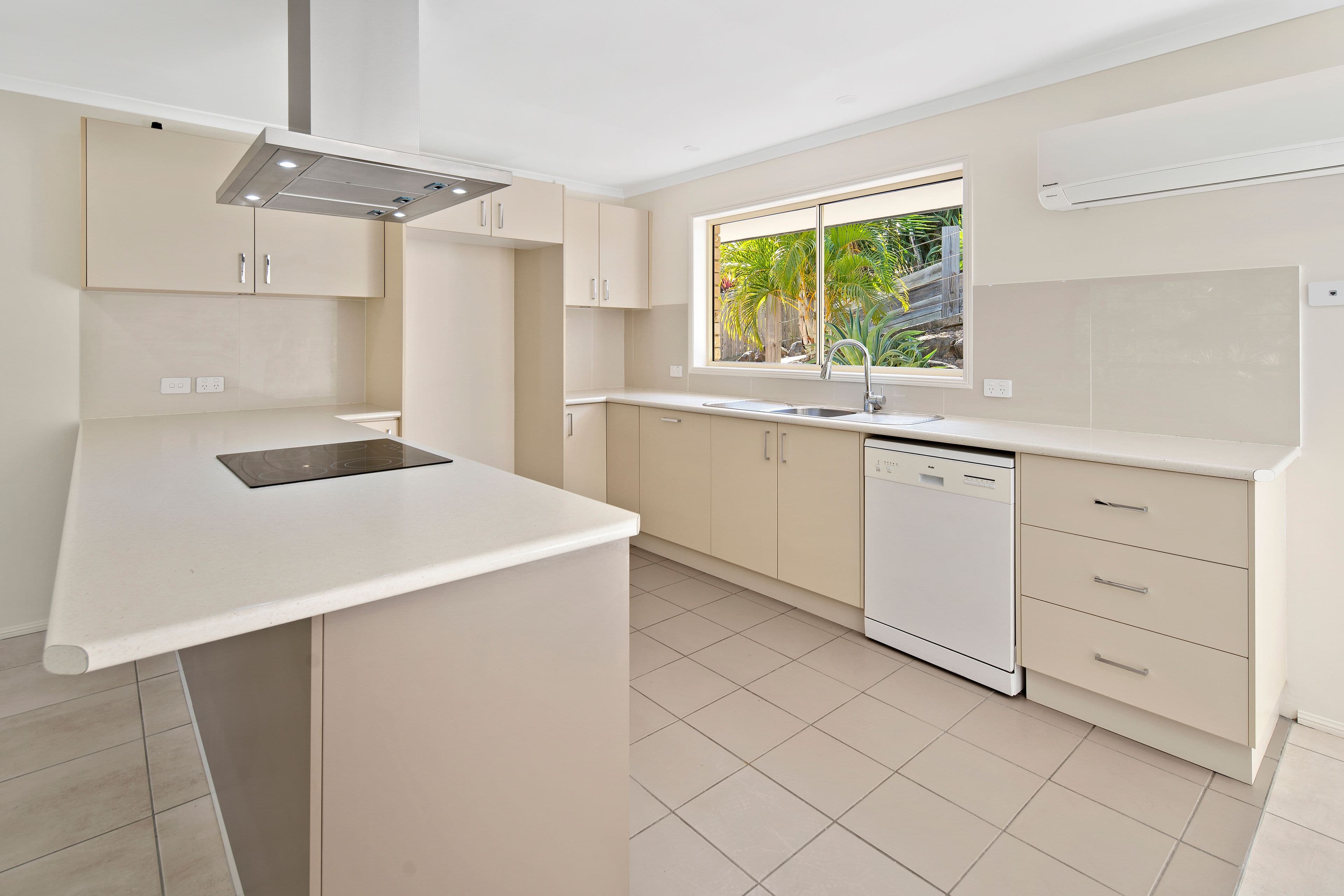 11 Sandpiper Crescent, Jubilee Pocket QLD 4802, Jubilee Pocket - Thumbnail 5