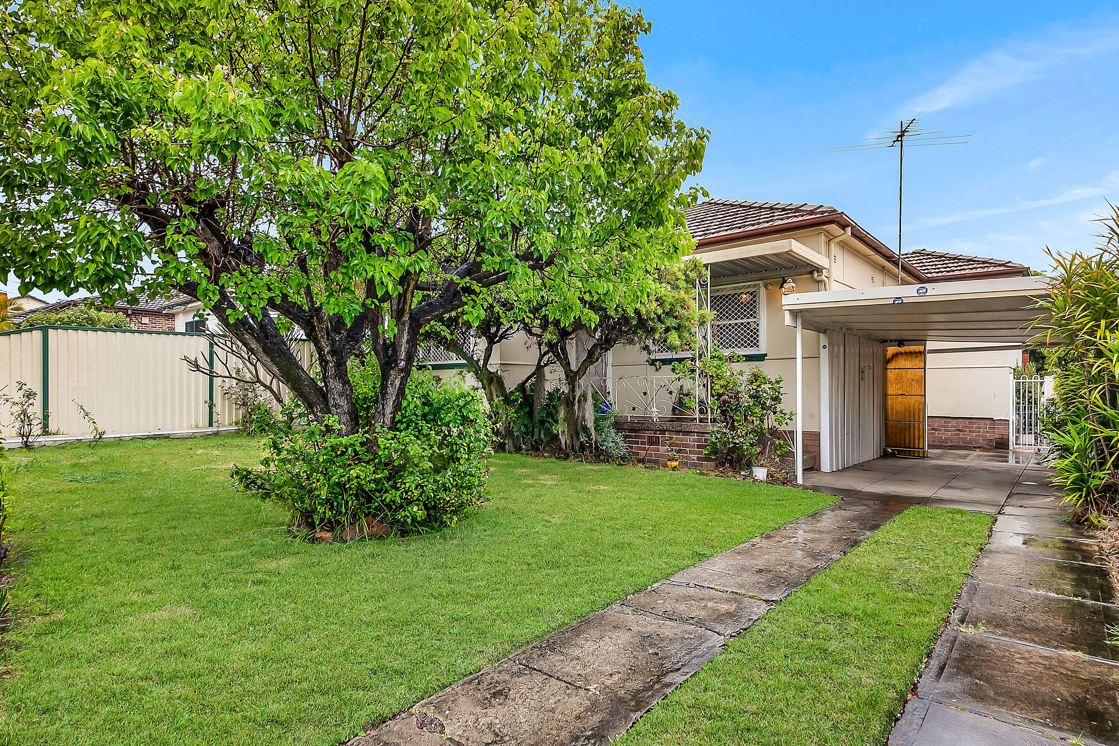 92 Hillcrest Avenue, Greenacre - Image 1