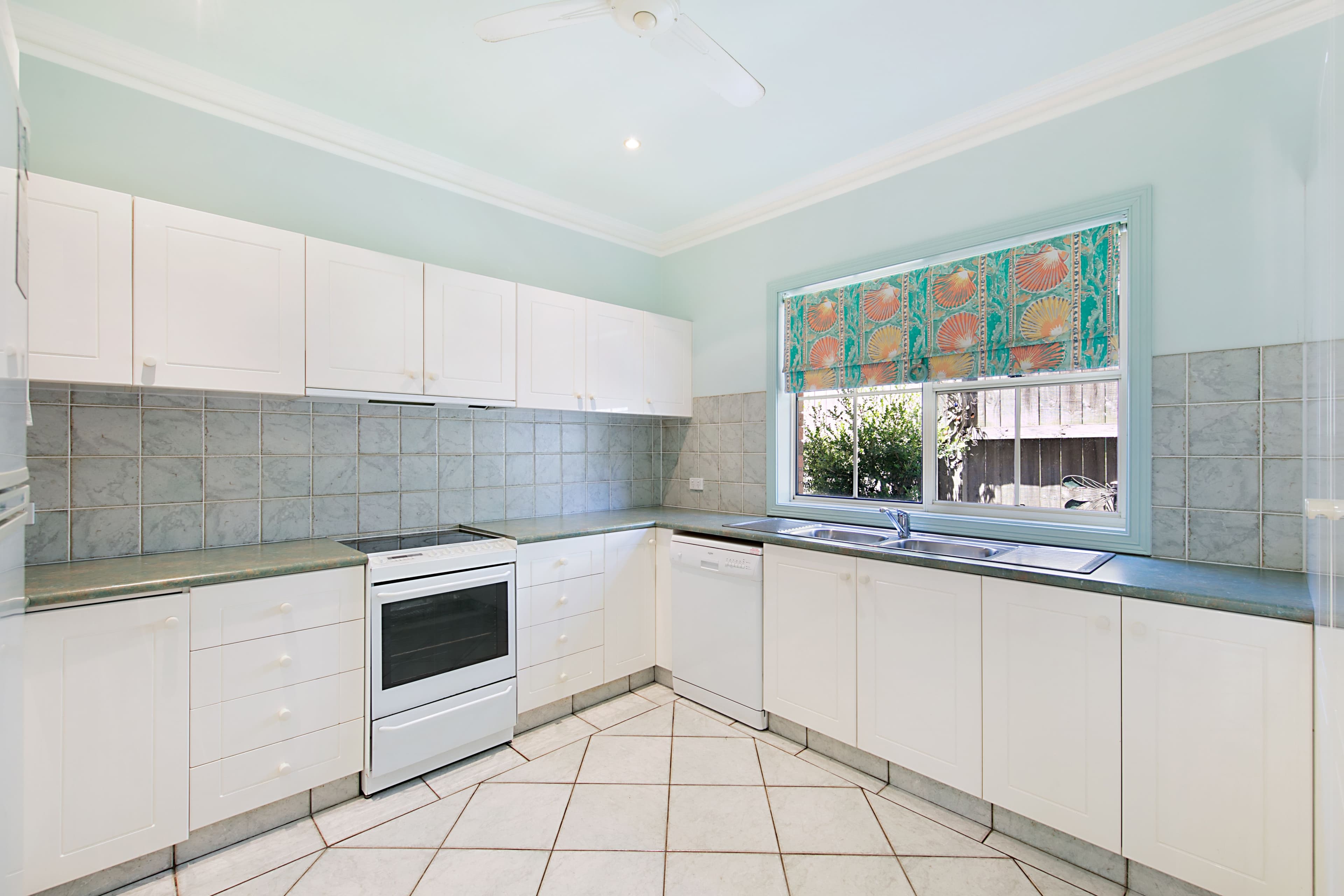 2 Keats Avenue, Bateau Bay NSW 2261, Bateau Bay - Thumbnail 3