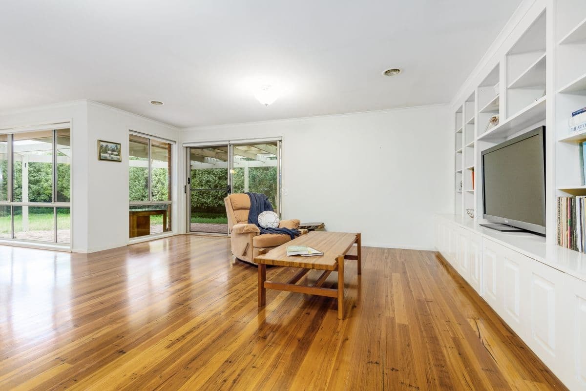 6 Edgeware Close, Point Cook VIC 3030, Point Cook - Thumbnail 8