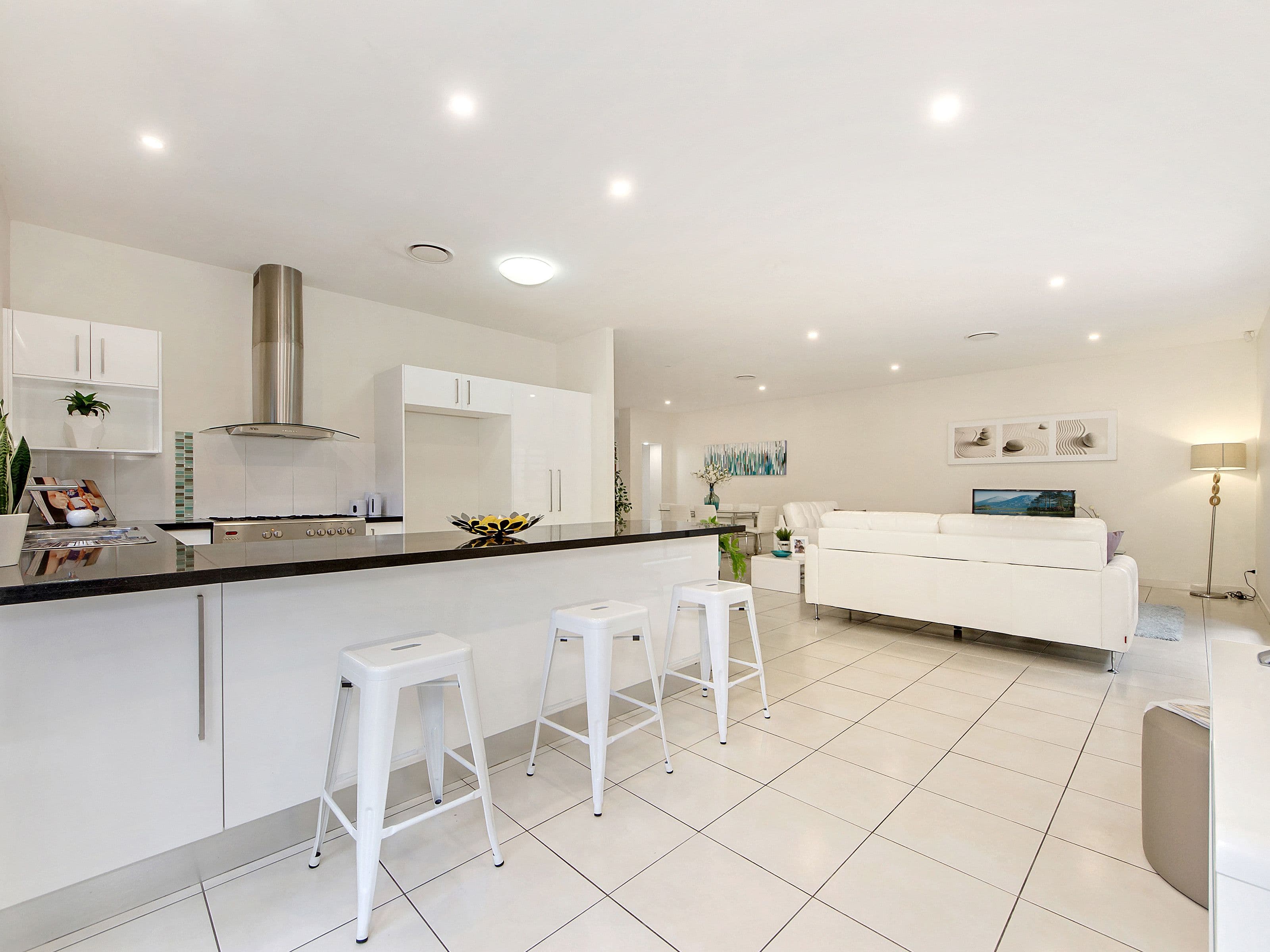 12 Hillcrest Avenue, Tugun QLD 4224, Tugun - Thumbnail 2