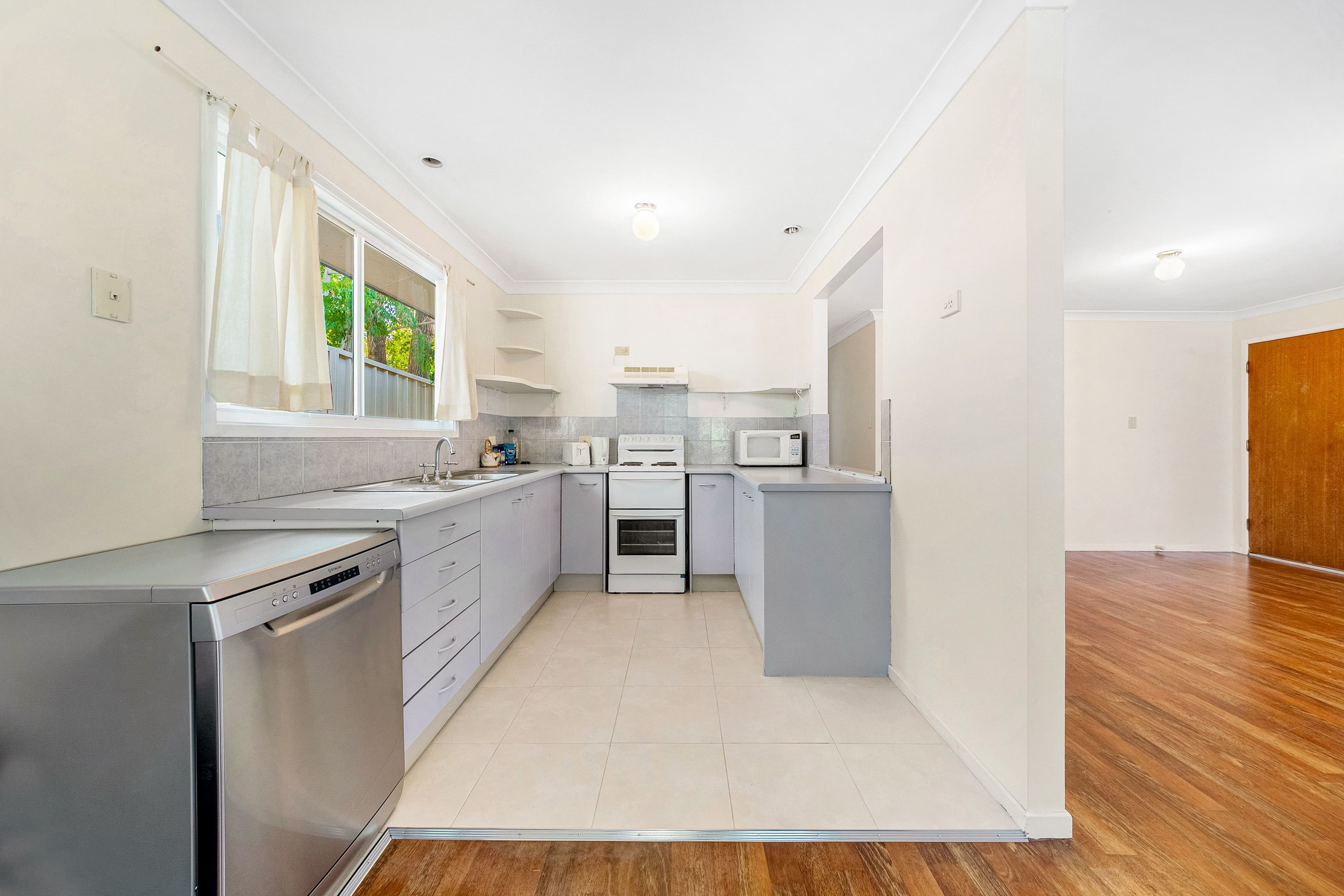 43 Leumeah Avenue, Chain Valley Bay NSW 2259, Chain Valley Bay - Thumbnail 2