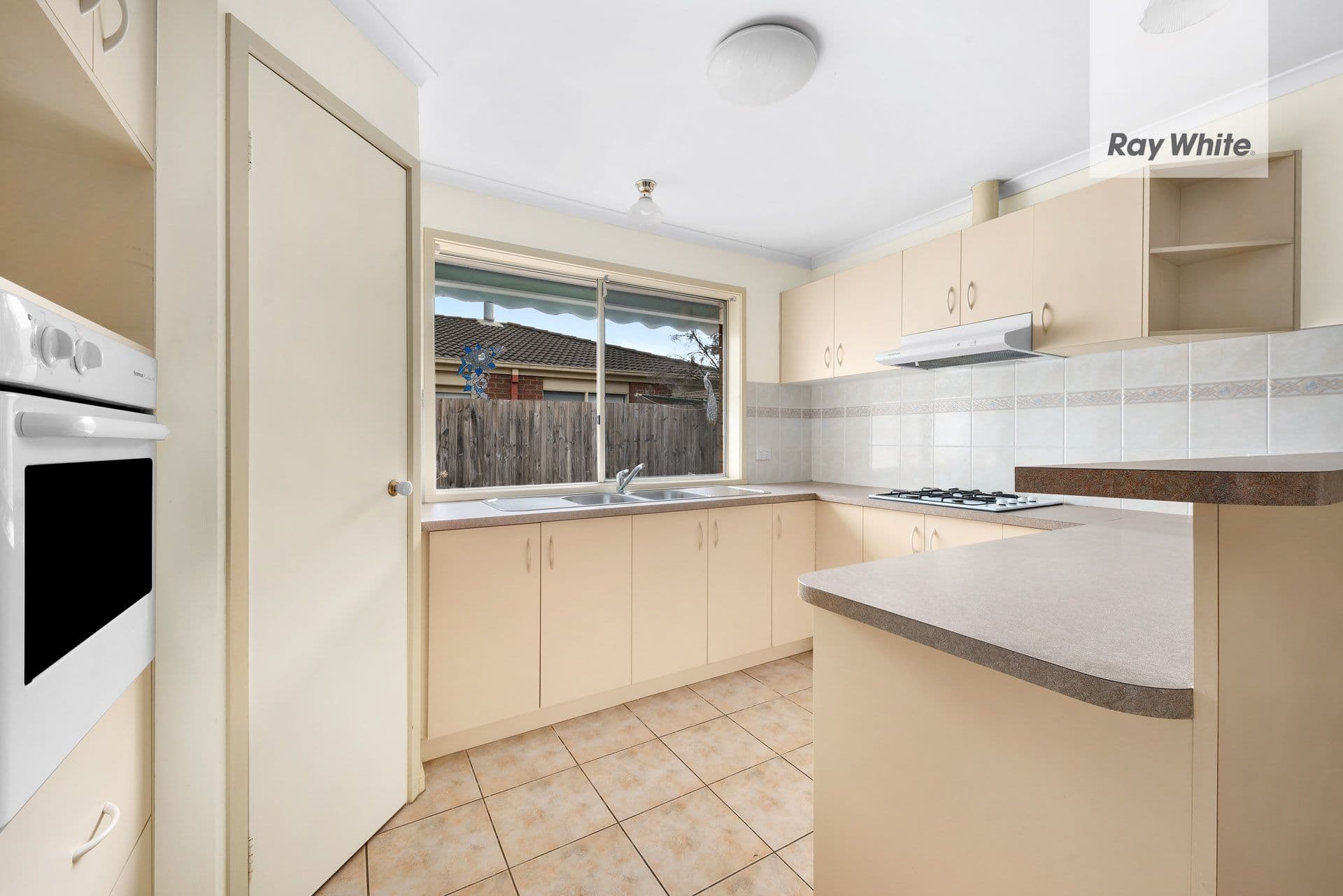5 Amber Court, South Morang VIC 3752, South Morang - Thumbnail 2