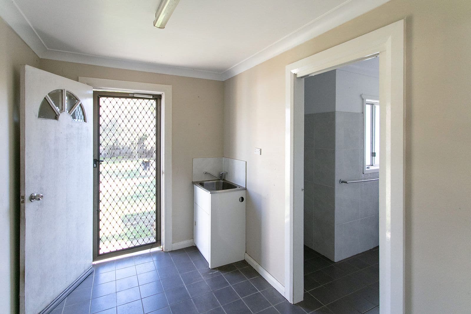 303 Peisley Street, Orange - Thumbnail 5
