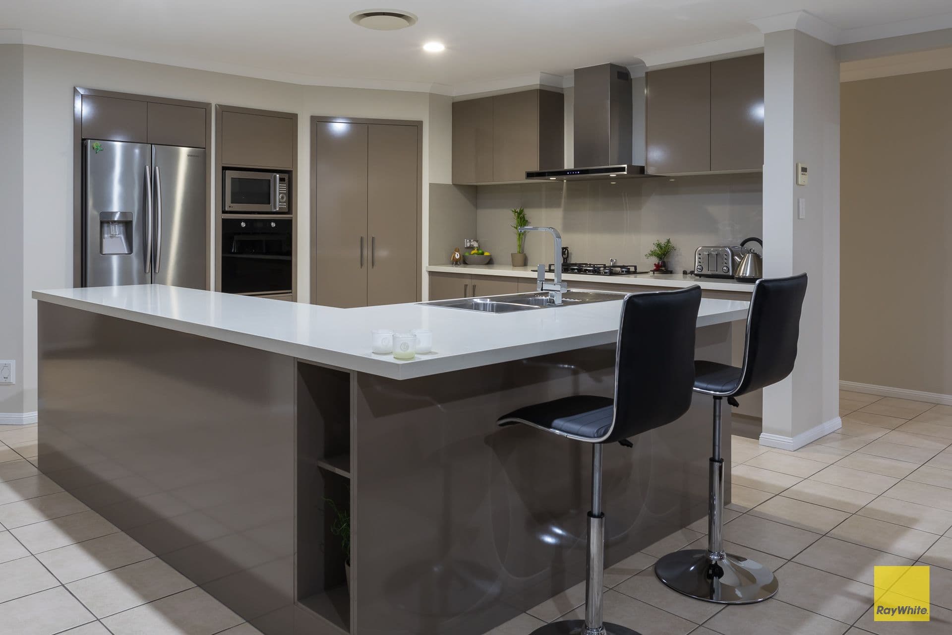 15 Viola Drive, Redland Bay QLD 4165, Redland Bay - Thumbnail 2