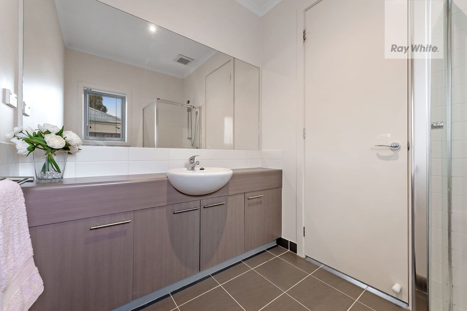 18 Healesville Loop, Craigieburn VIC 3064, Craigieburn - Thumbnail 3