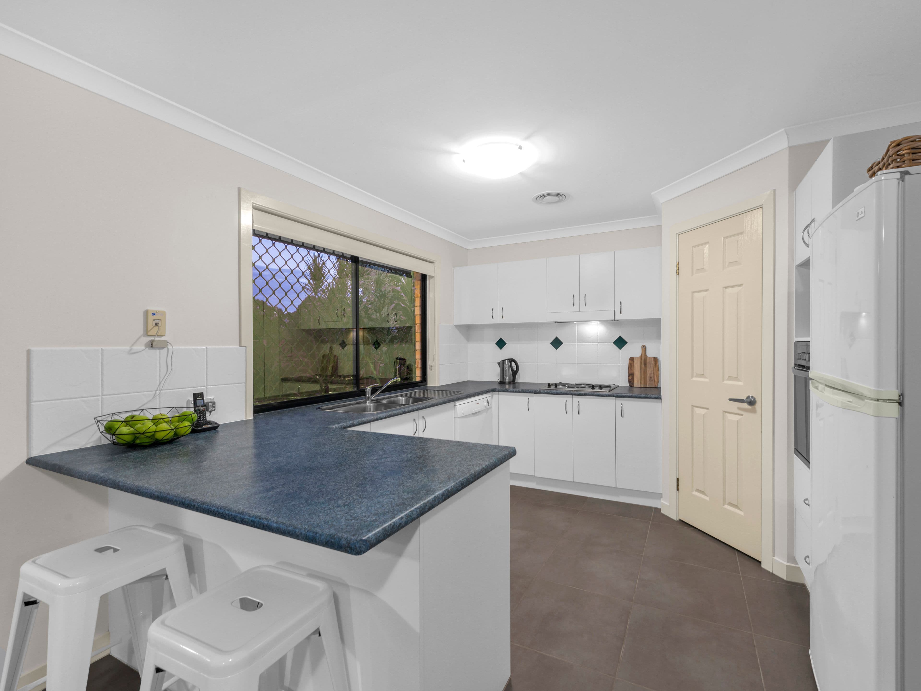 10 Westaway Place, Wynnum West QLD 4178, Wynnum West - Thumbnail 6
