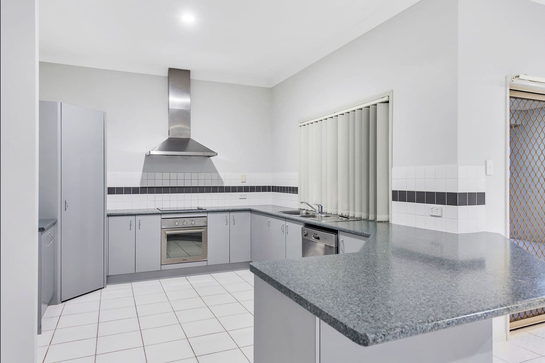 8 Starush Court, Upper Coomera QLD 4209, Upper Coomera - Thumbnail 6