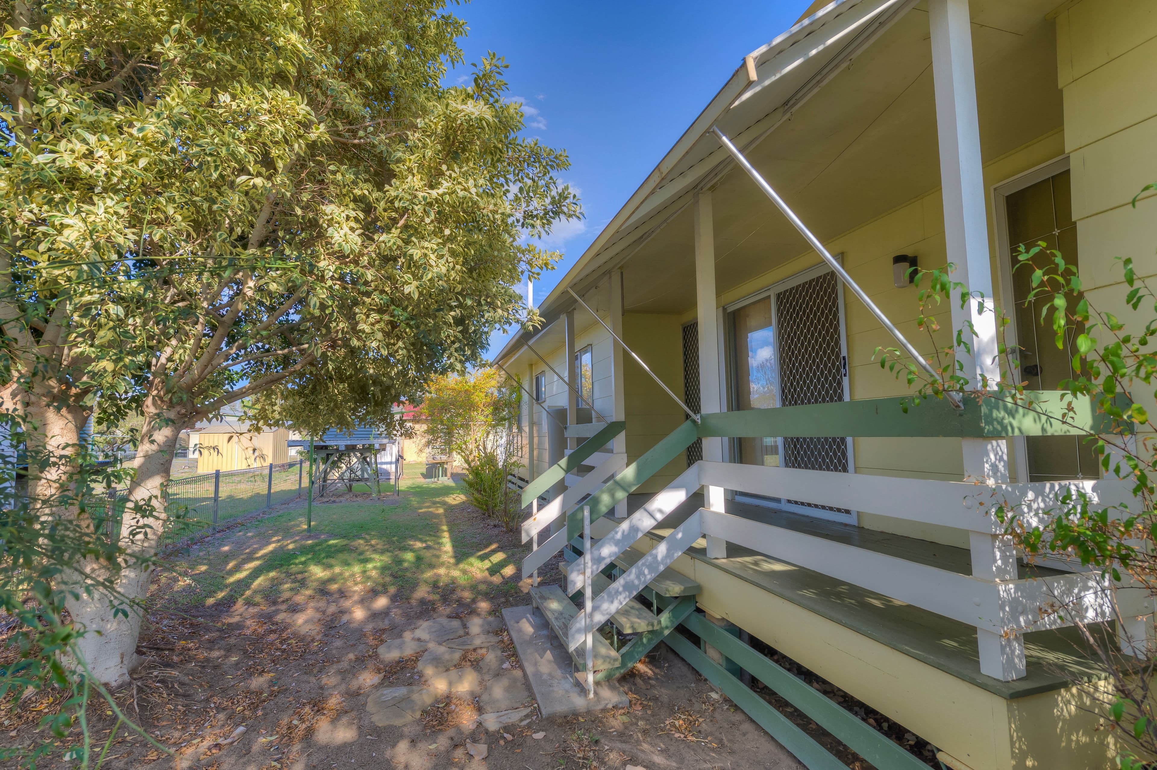 17 WELDON Street, Wandoan QLD 4419, Wandoan - Thumbnail 2