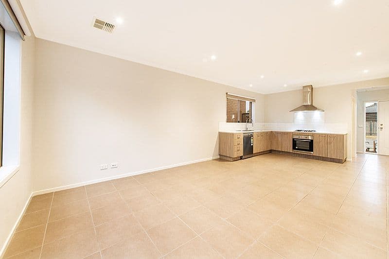24 Harvard Street, Cranbourne West VIC 3977, Cranbourne West - Thumbnail 4