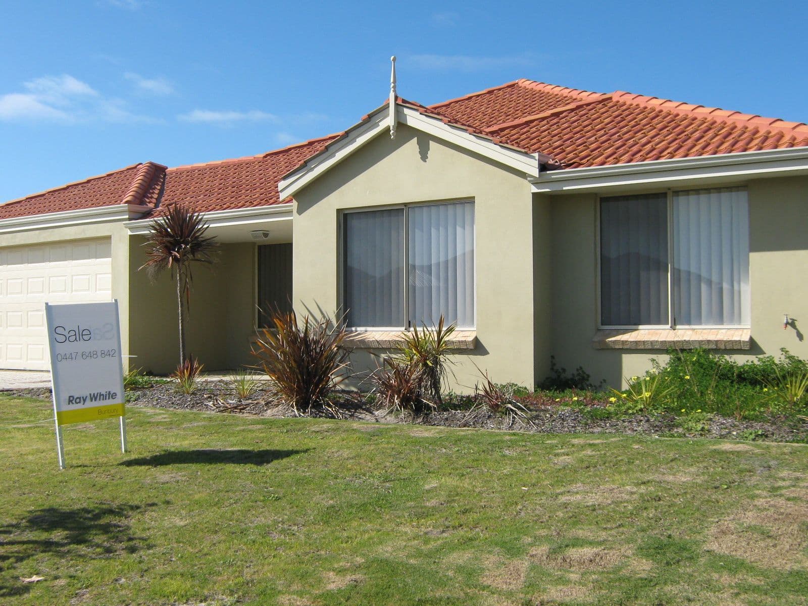 38 Burleigh Drive, Australind WA 6233, Australind - Thumbnail 2