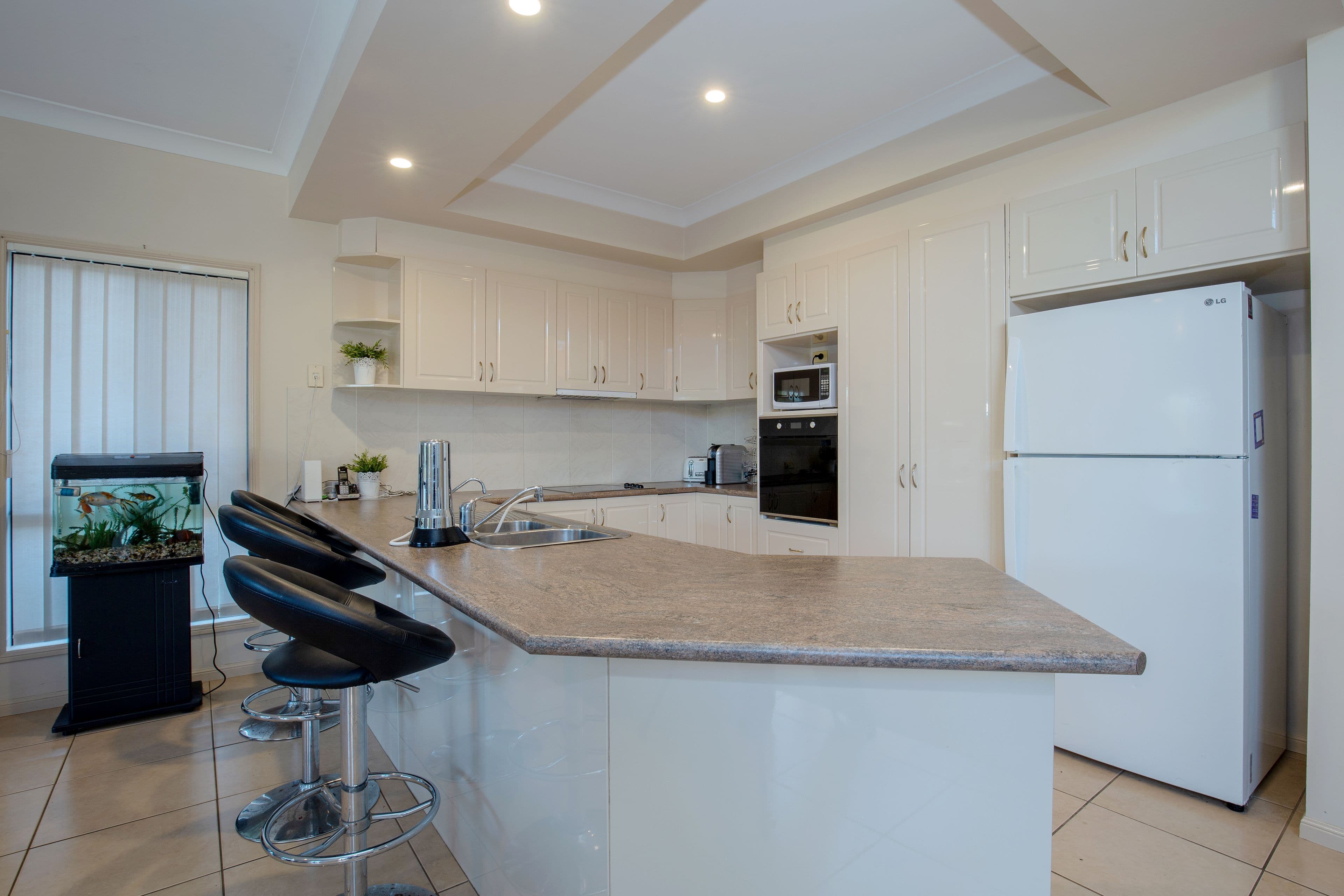 32 Nottinghill Gate Drive, Arundel QLD 4214, Arundel - Thumbnail 5