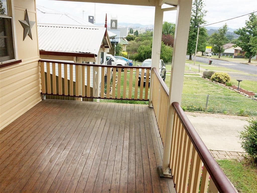 53 Carey Street, Tumut - Thumbnail 2