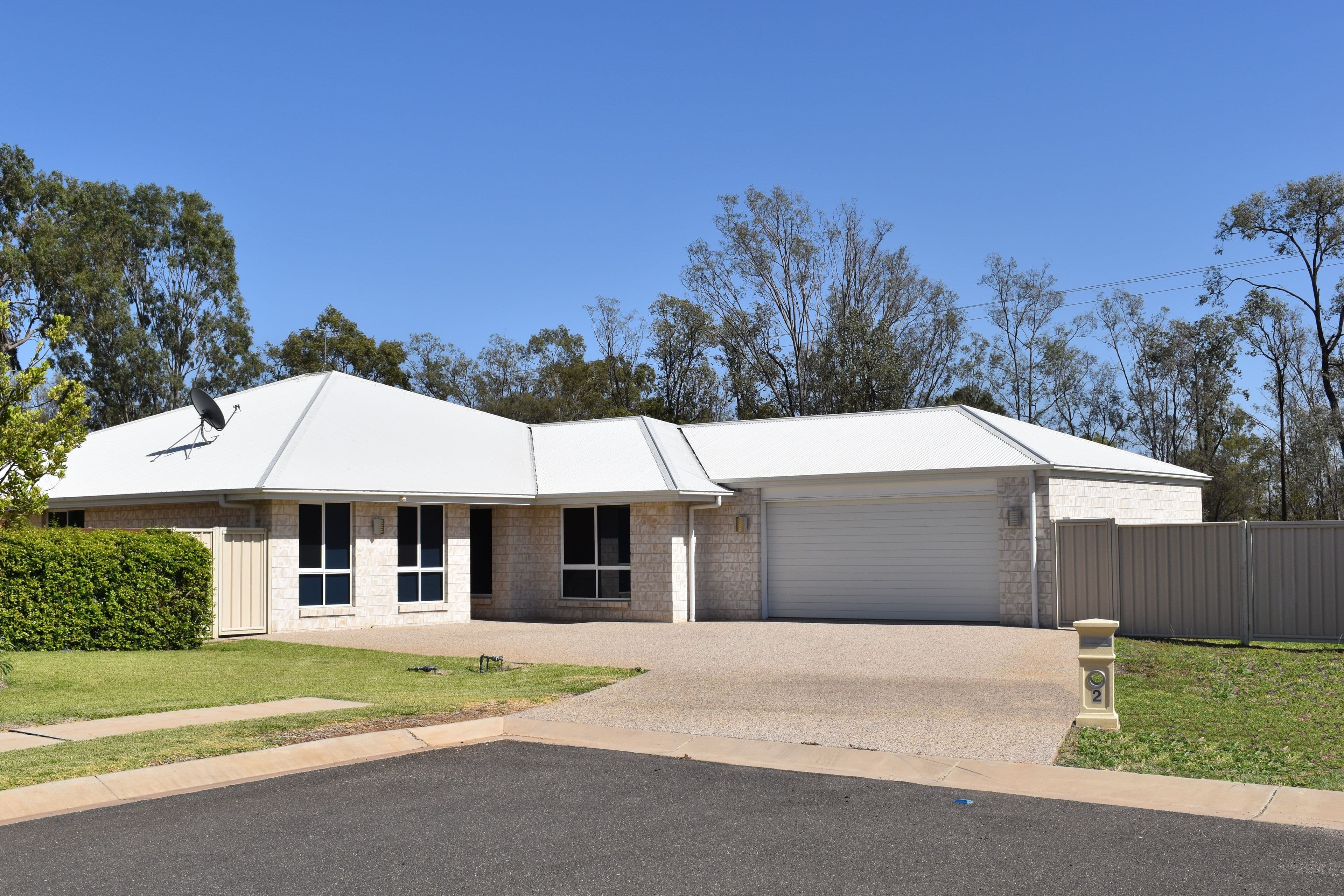 2 Randwick Road, Emerald QLD 4720, Emerald - Image 1
