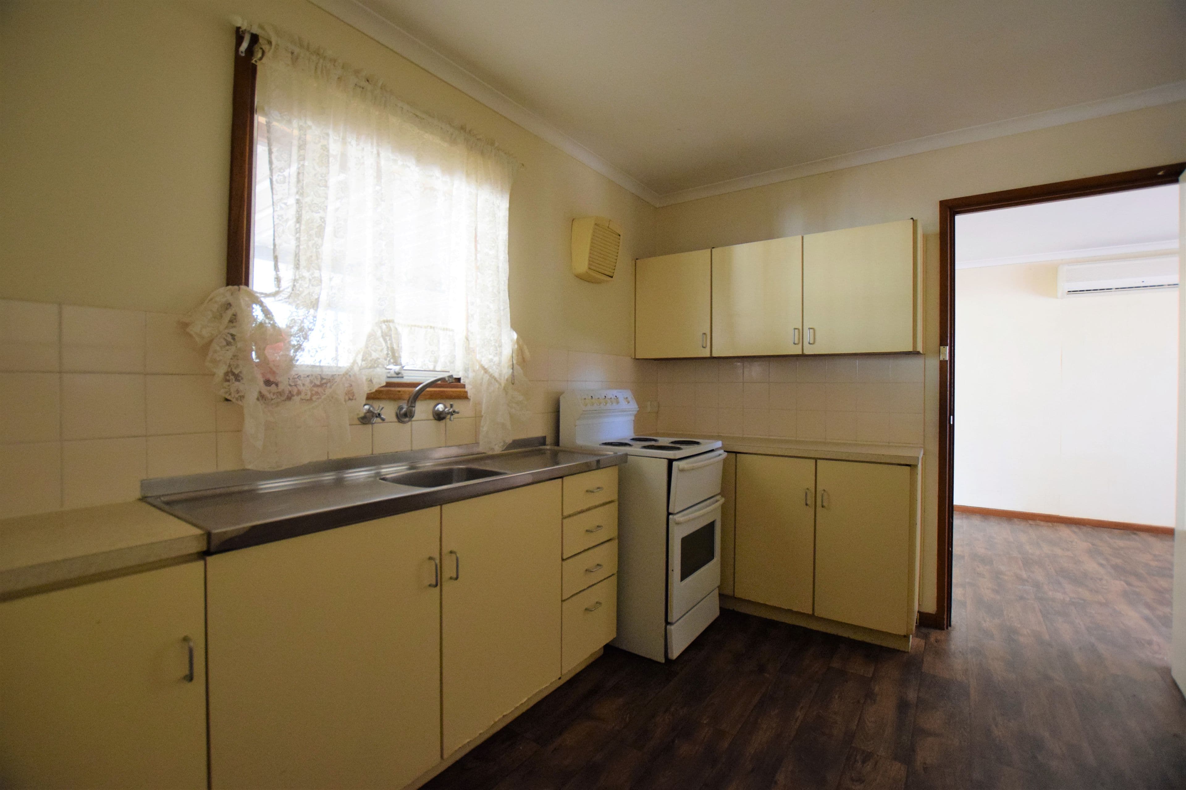 36 McSporran Crescent, Port Augusta West SA 5700, Port Augusta West - Thumbnail 7