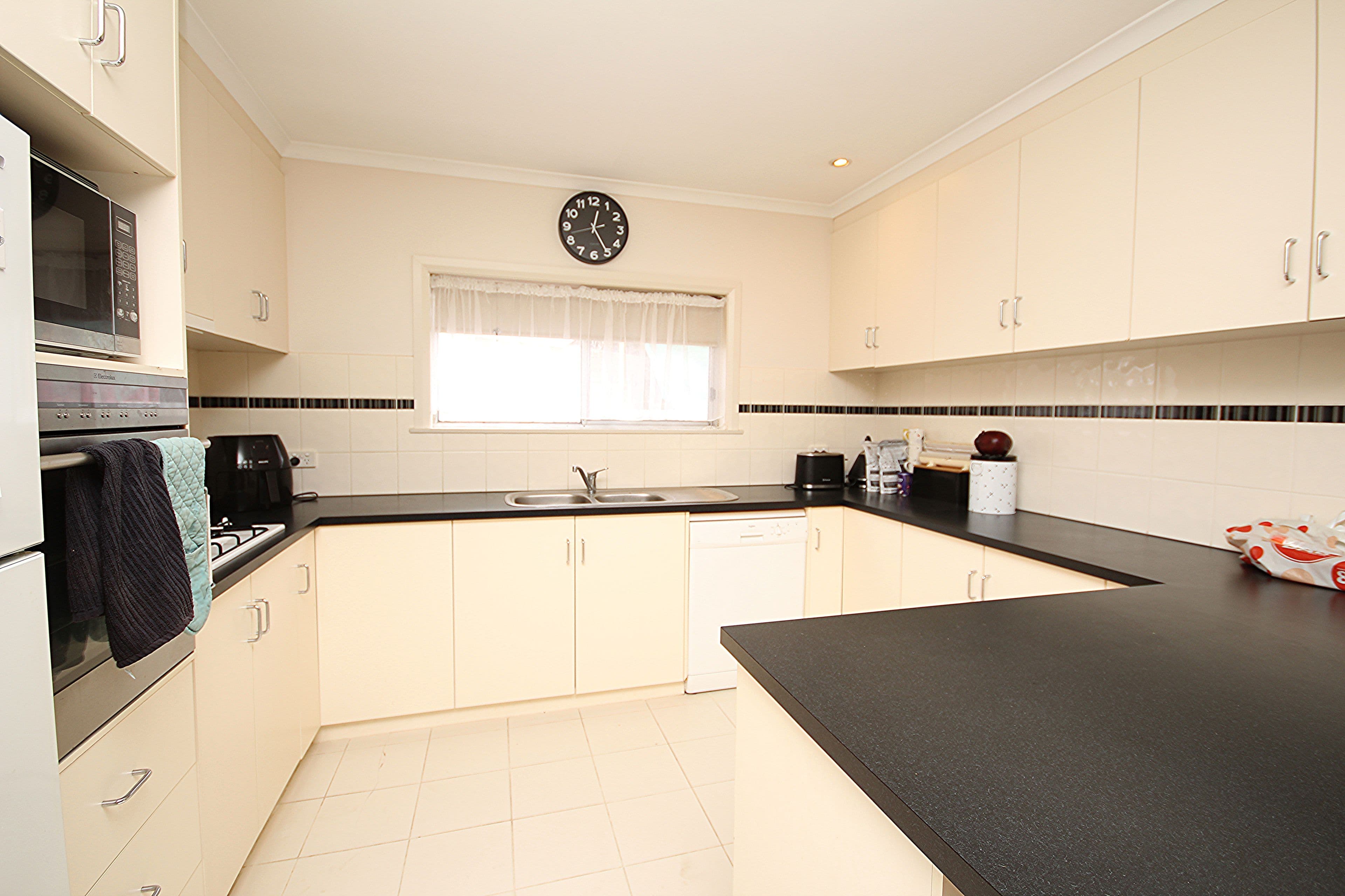 43 Francis Street, Horsham VIC 3400, Horsham - Thumbnail 2