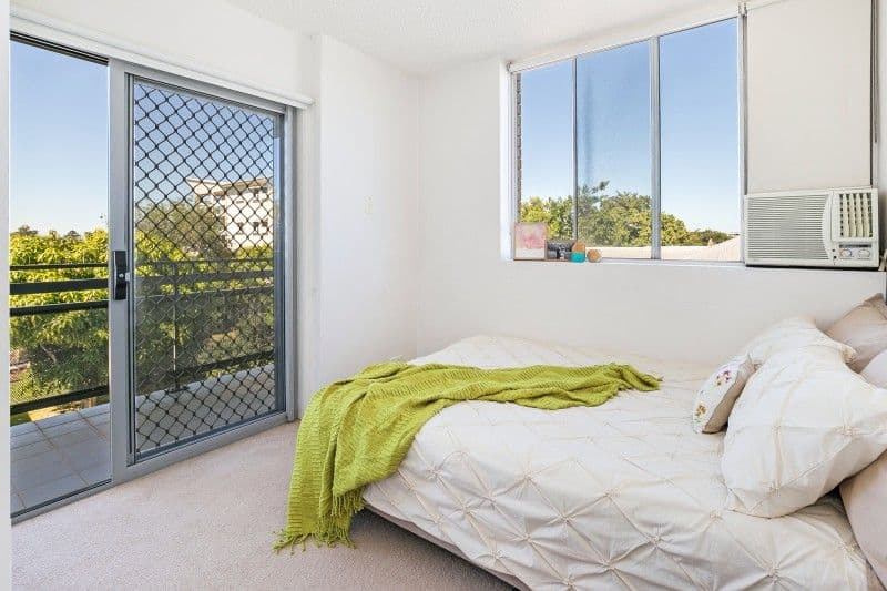 12 Underhill Avenue, Indooroopilly QLD 4068, Indooroopilly - Thumbnail 5
