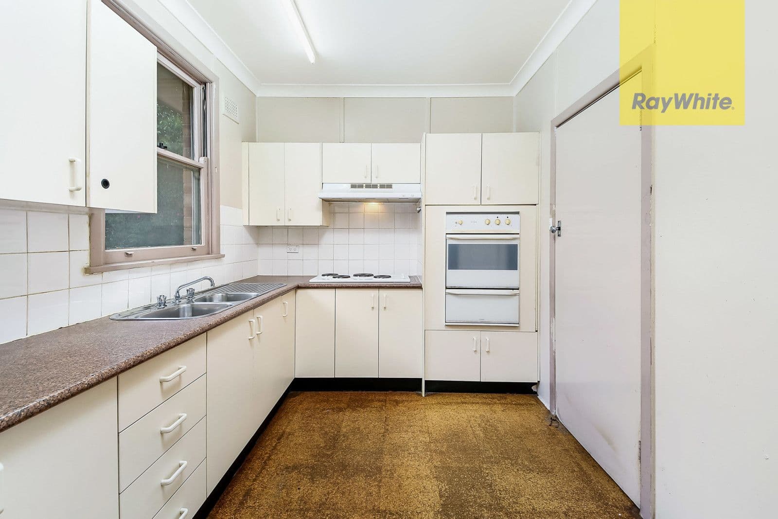 40 Alanas Avenue, Oatlands - Thumbnail 3