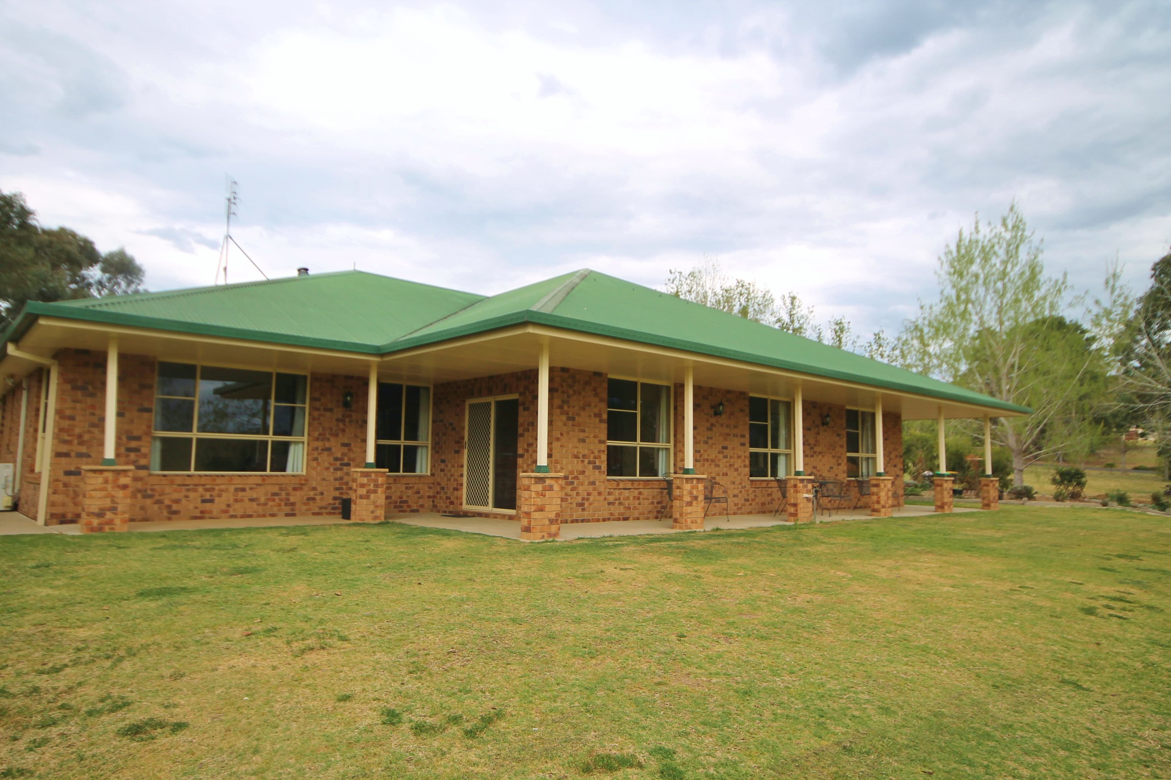 4678 Olympic Highway, Young - Image 1