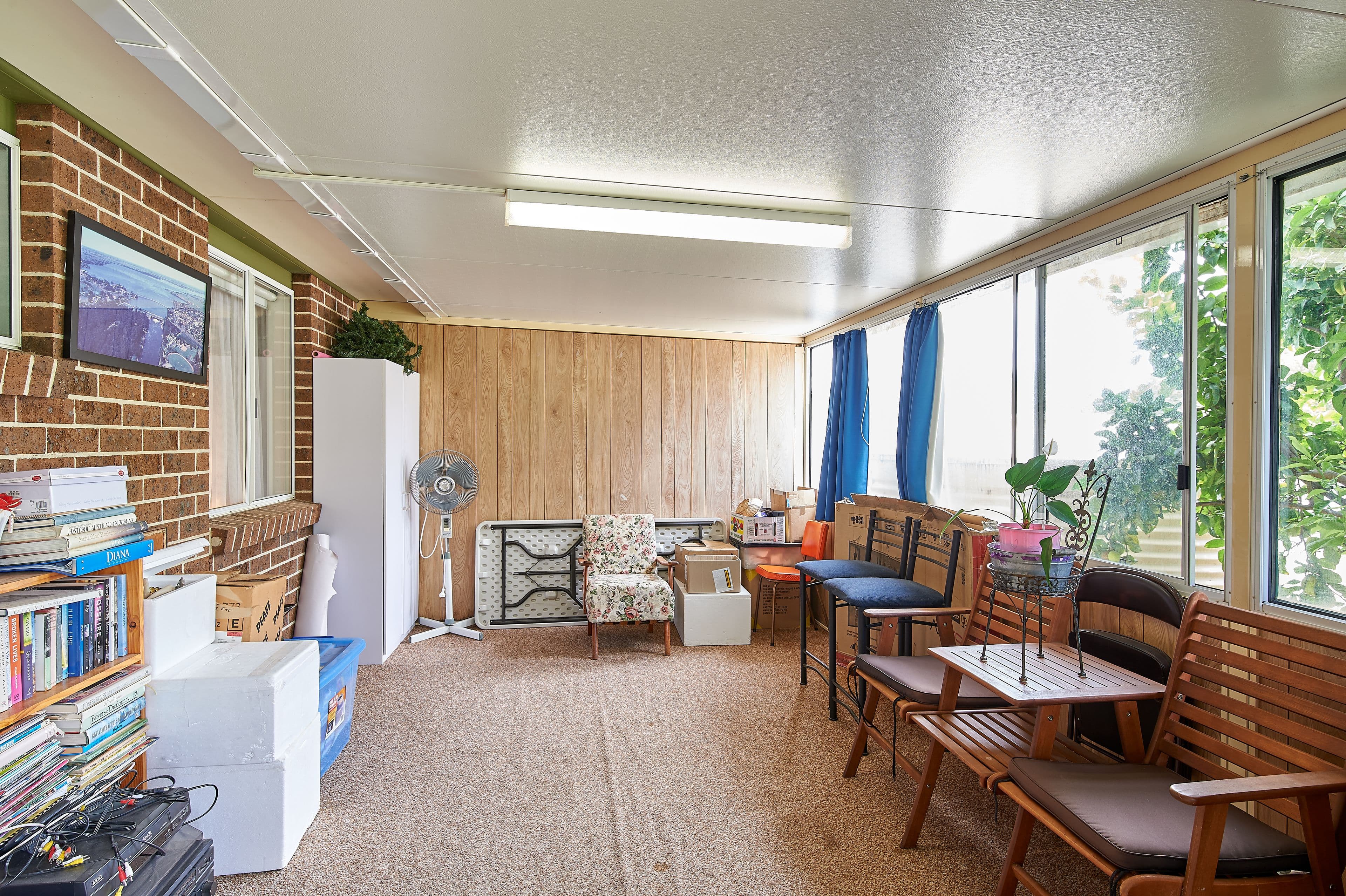 11 Balleroo Crescent, Glenfield Park - Thumbnail 3