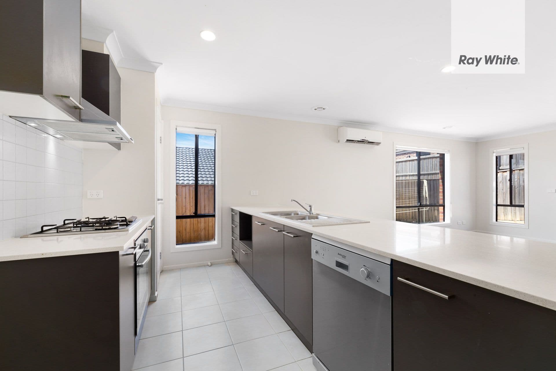 2 Grafton Street, Mernda VIC 3754, Mernda - Thumbnail 2