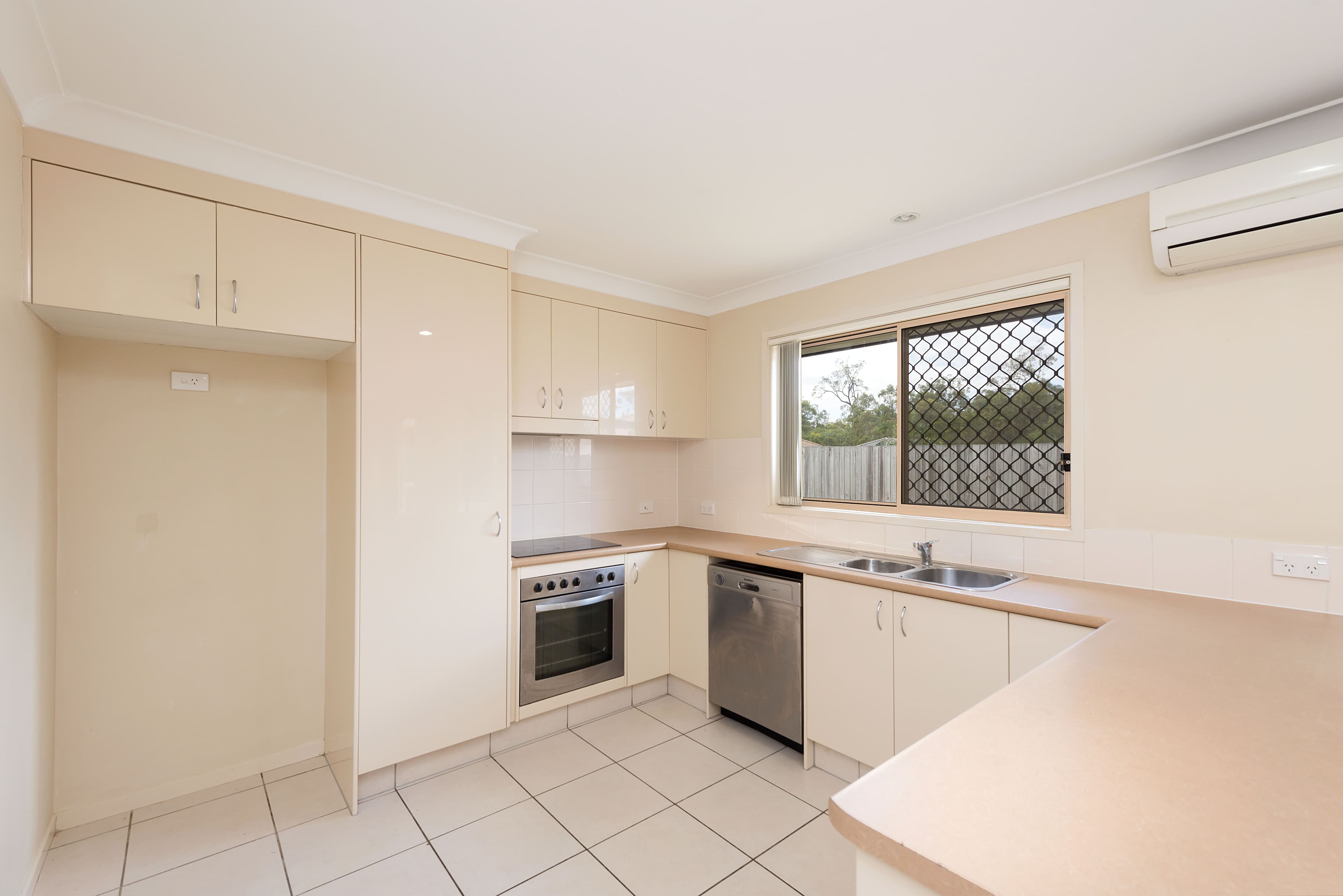 6 Rutland Street, Heritage Park QLD 4118, Heritage Park - Thumbnail 6