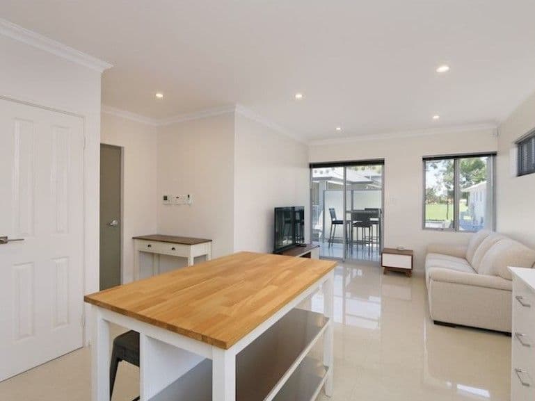 7/379 Daly Street, Cloverdale WA 6105, Cloverdale - Thumbnail 2
