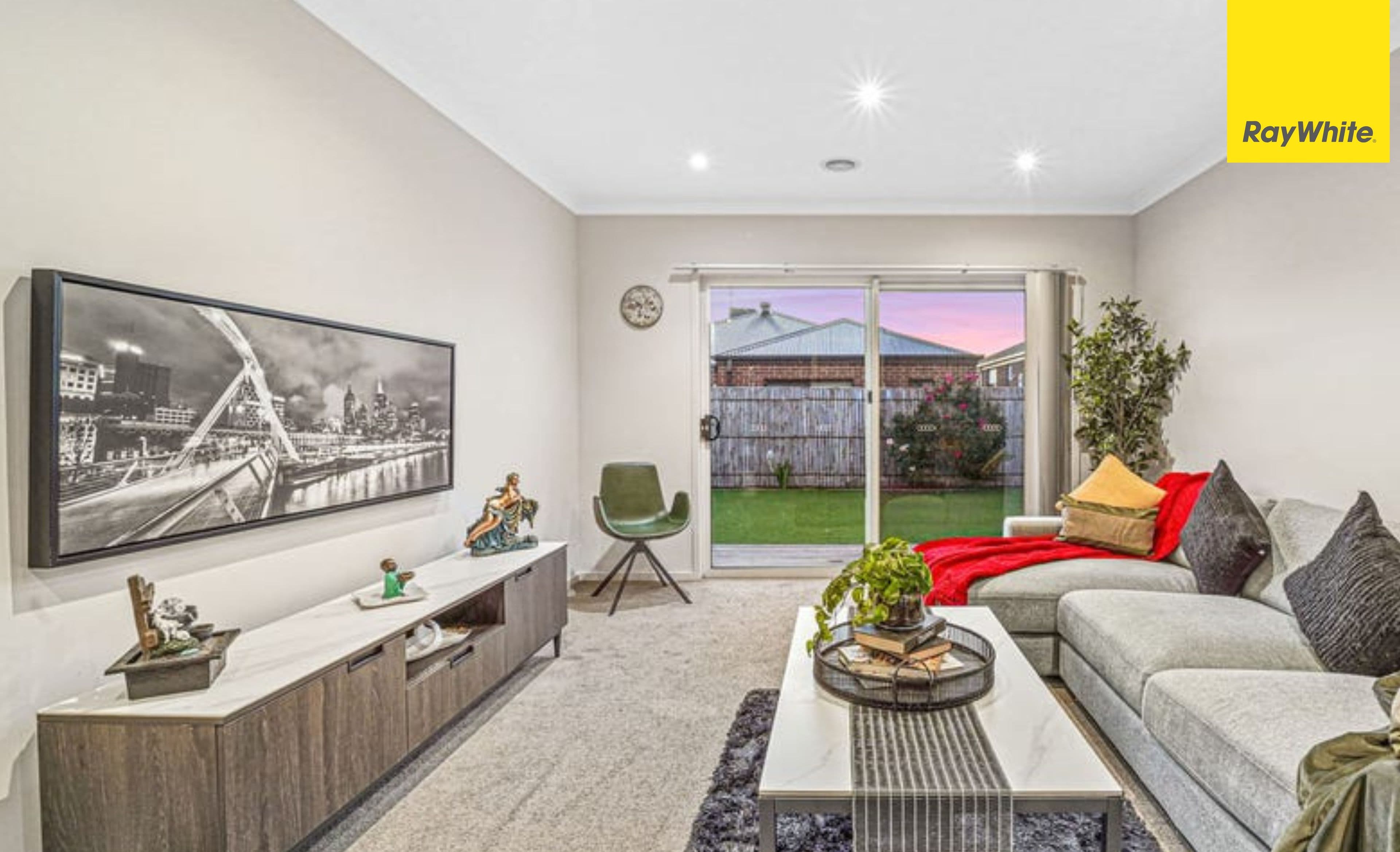 27 Gem Crescent, COBBLEBANK VIC 3338, Cobblebank - Thumbnail 3