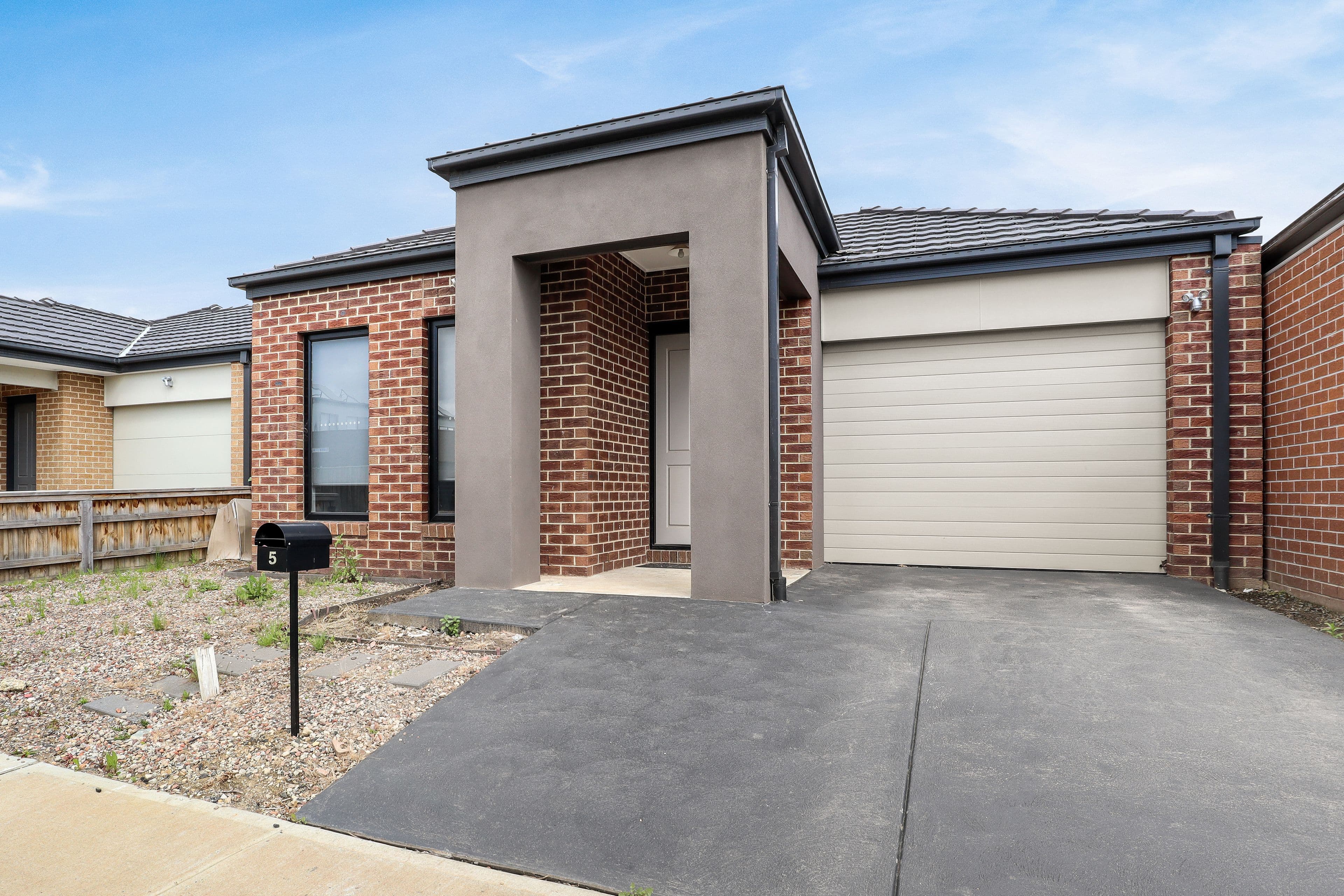 5 Newbury Street, Pakenham VIC 3810, Pakenham - Image 1
