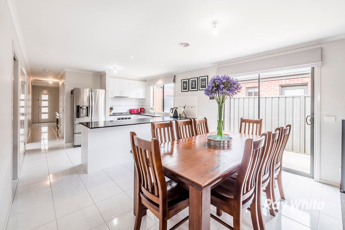 37 Barossa Drive, Clyde North VIC 3978, Clyde North - Thumbnail 4