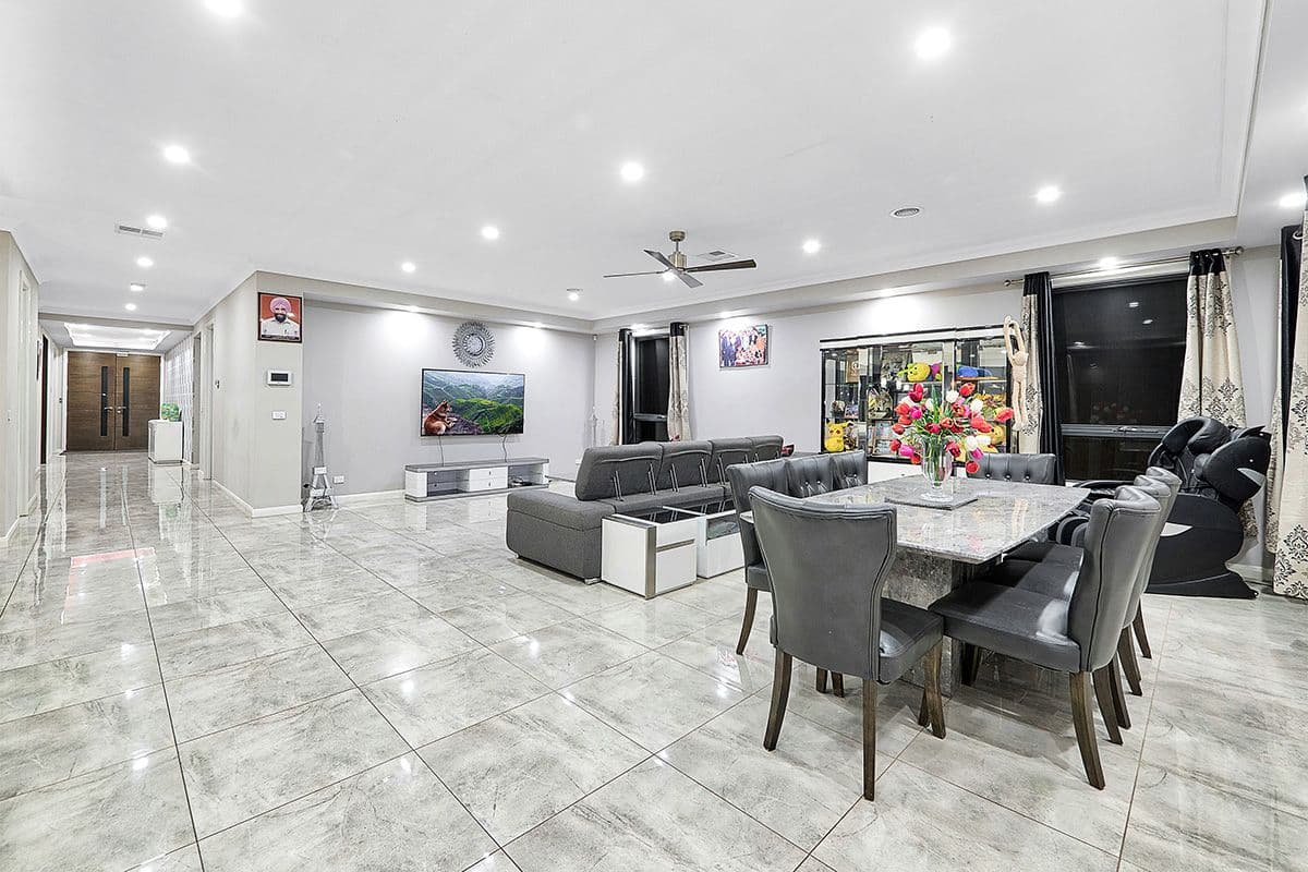 70 Hedgevale Drive, Officer VIC 3809, Officer - Thumbnail 7