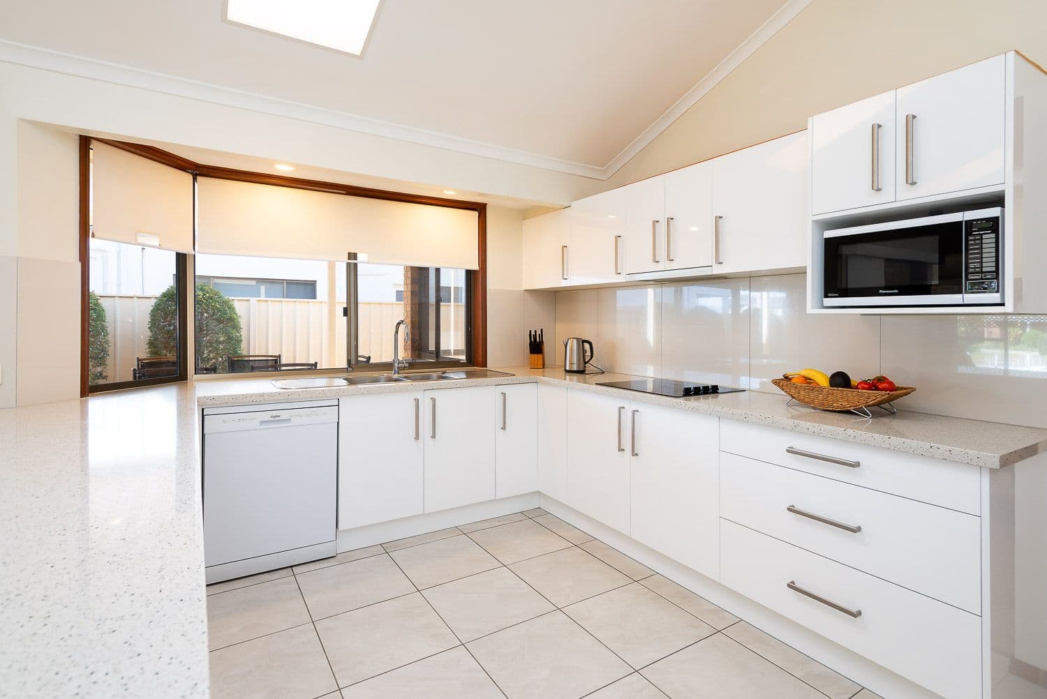 94 Oxley Drive, Paradise Point QLD 4216, Paradise Point - Thumbnail 5
