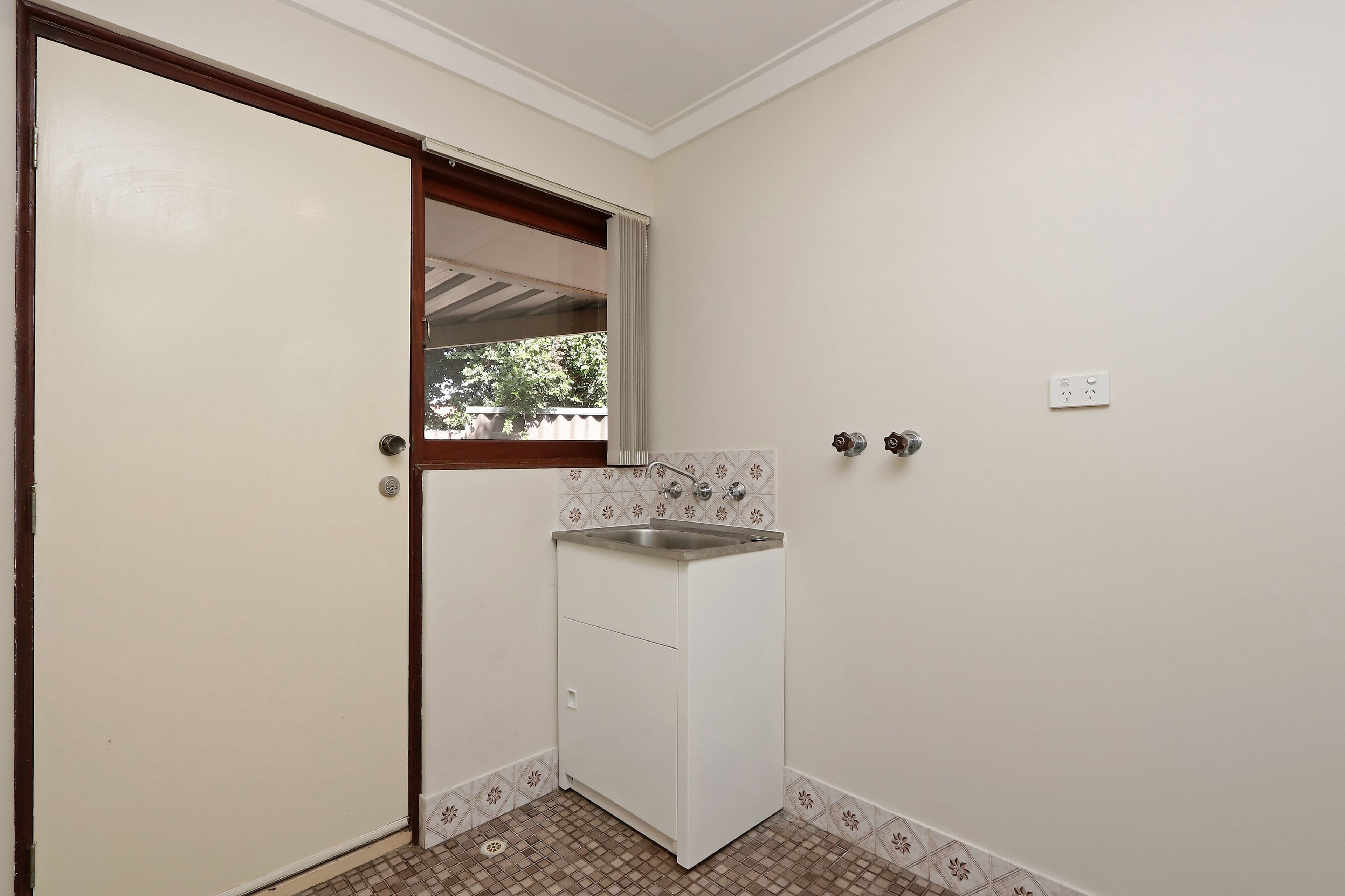 4 Millerick Way, Noranda WA 6062, Noranda - Thumbnail 8