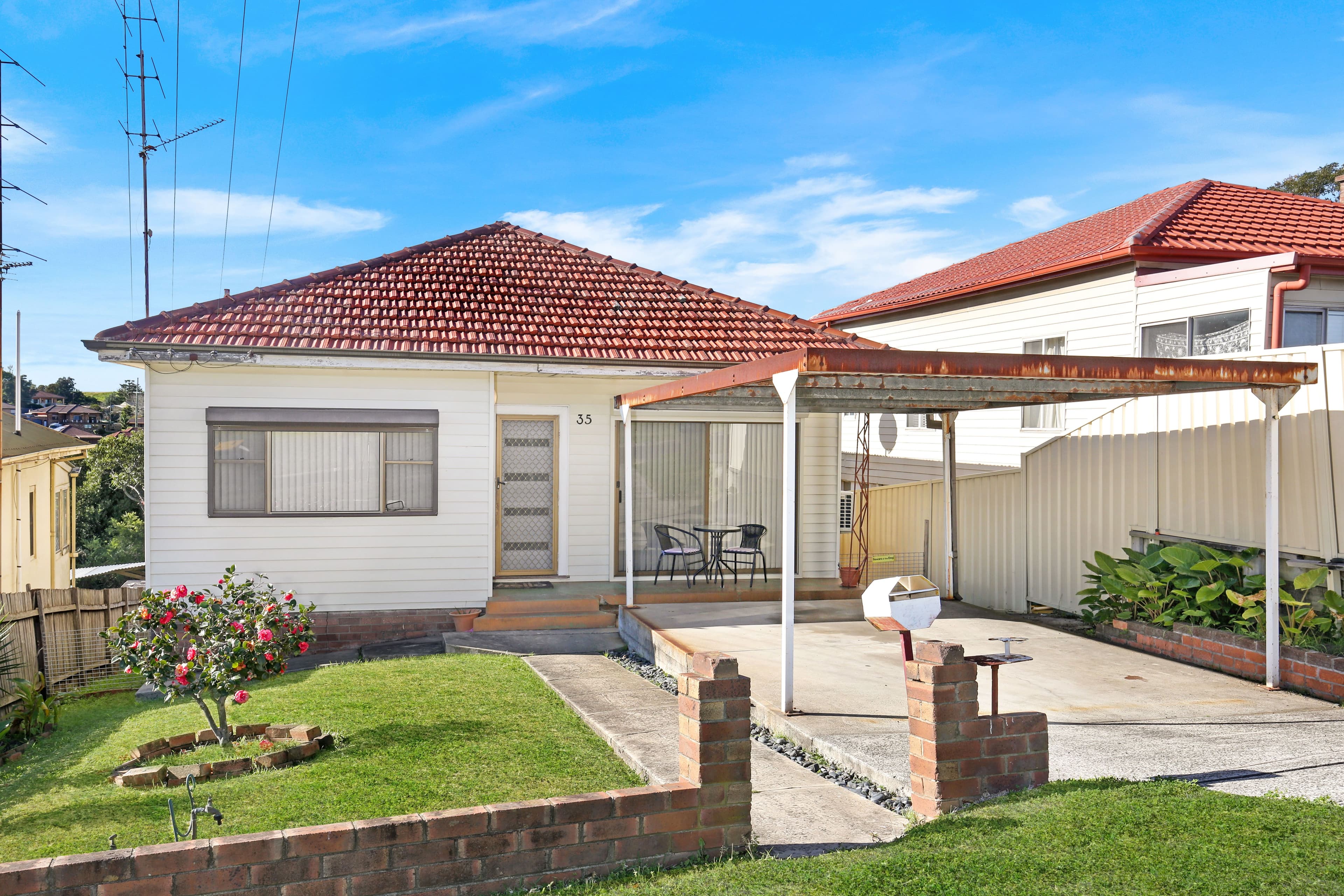 35 First Avenue, Warrawong - Thumbnail 2