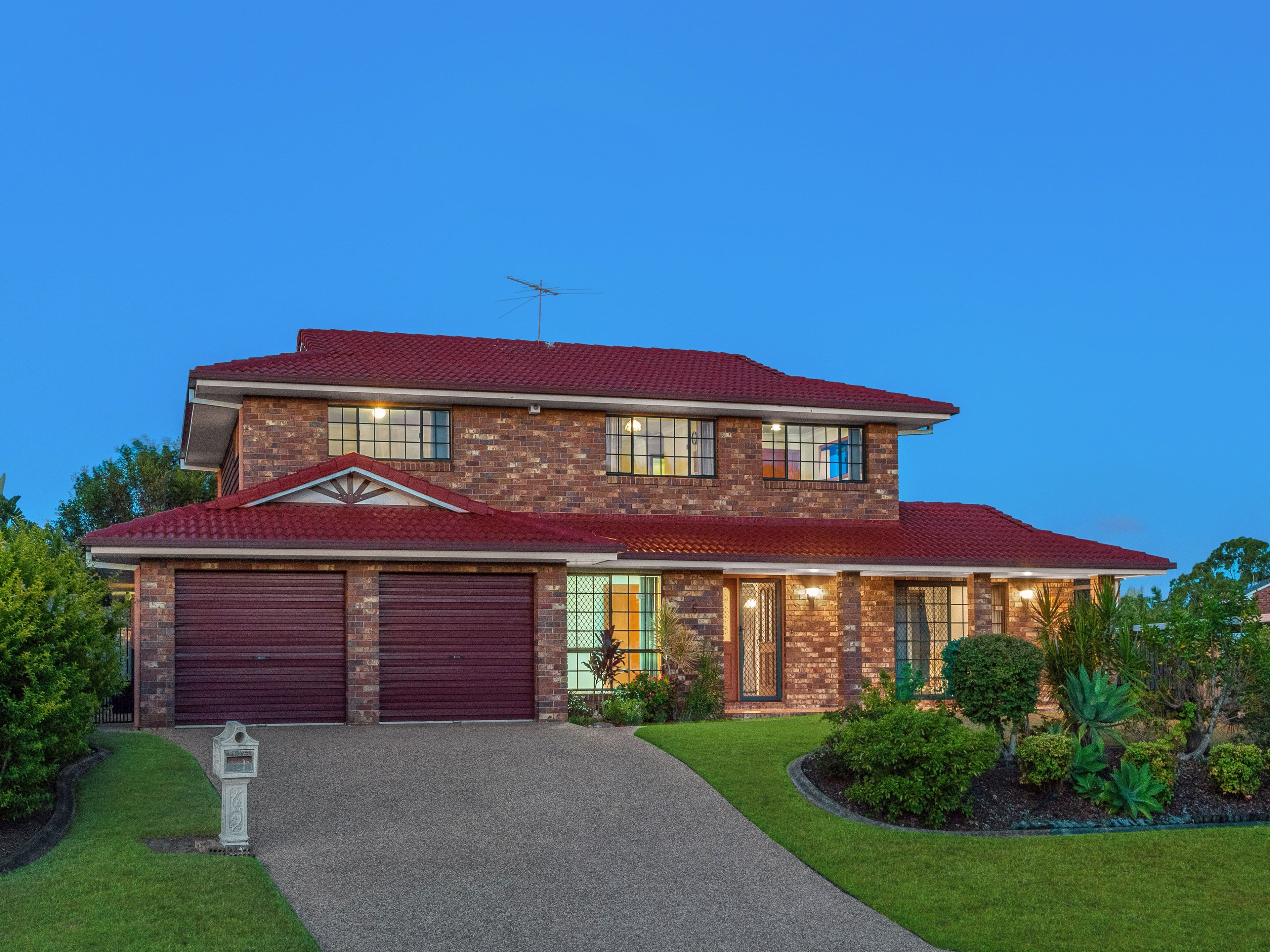 6 Salm Court, Carindale QLD 4152, Carindale - Image 1