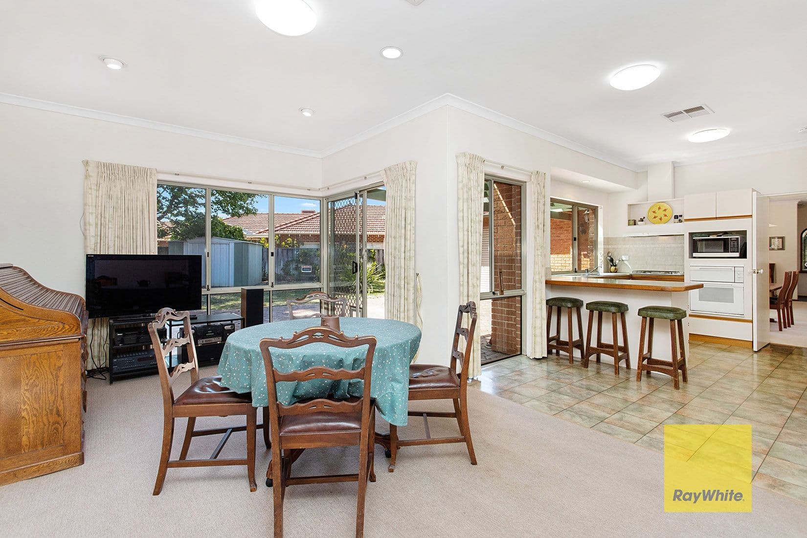 7 Chessington Gardens, Mount Claremont WA 6010, Mount Claremont - Thumbnail 4
