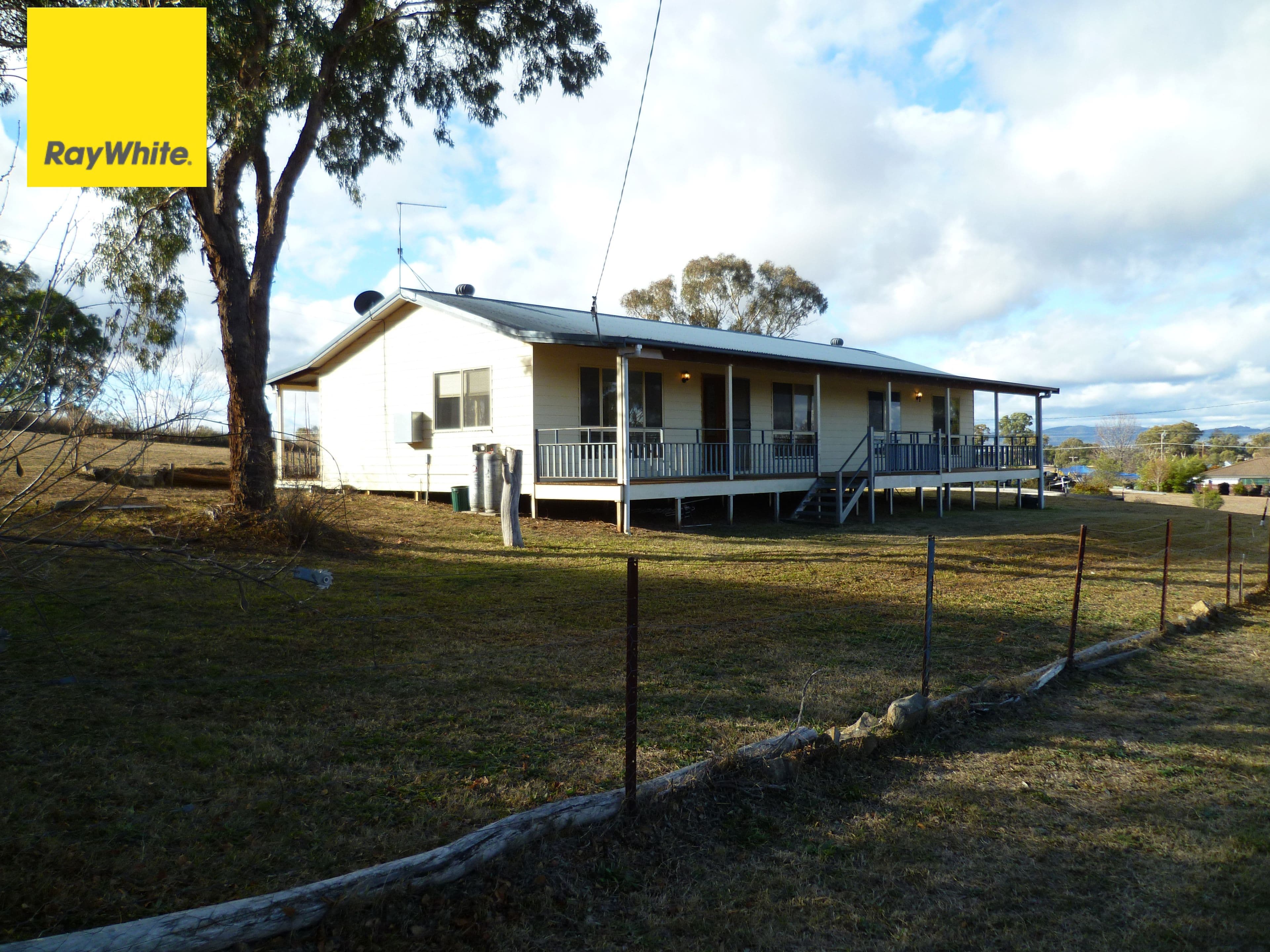 17 Baker Street, Bundarra - Image 1