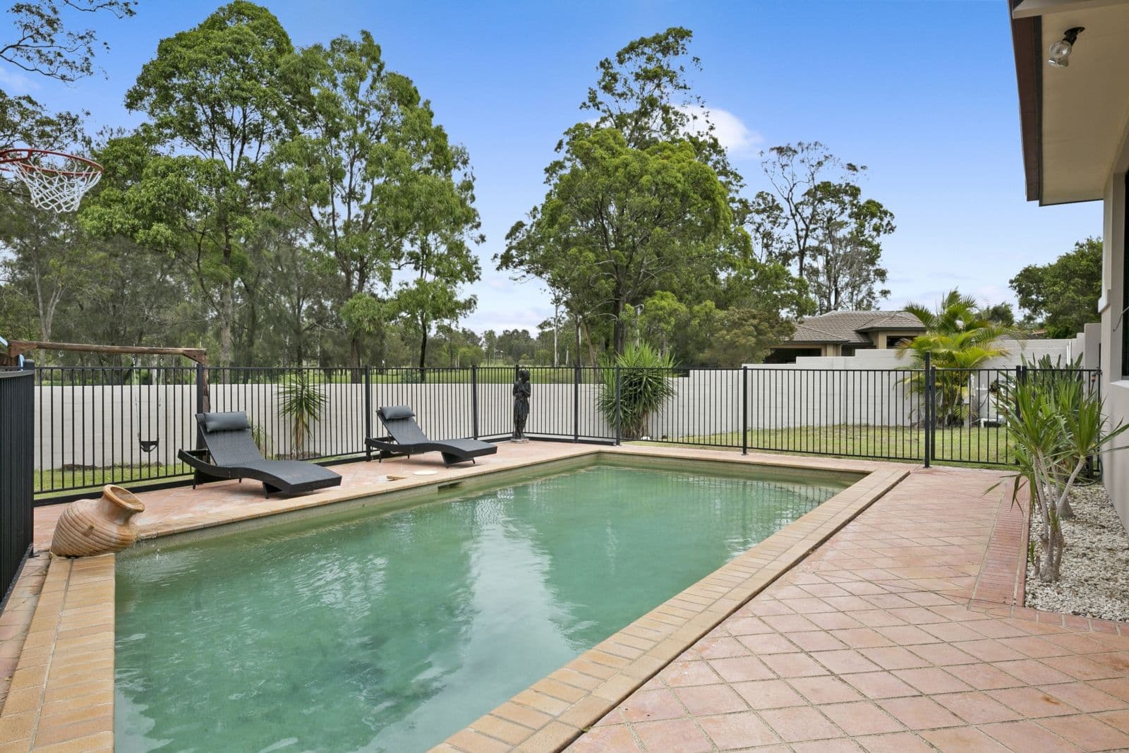 12 London Chase, Arundel QLD 4214, Arundel - Thumbnail 2