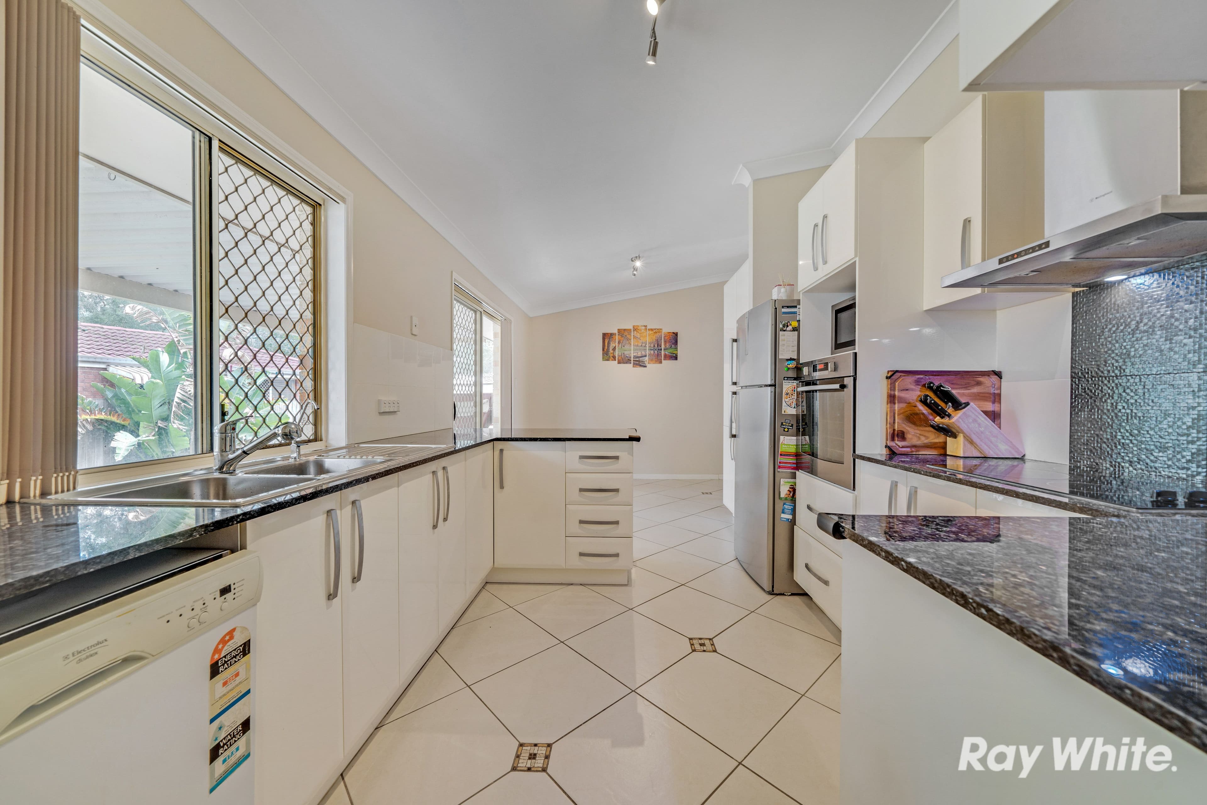 4 Solandra Circuit, Regents Park QLD 4118, Regents Park - Thumbnail 3