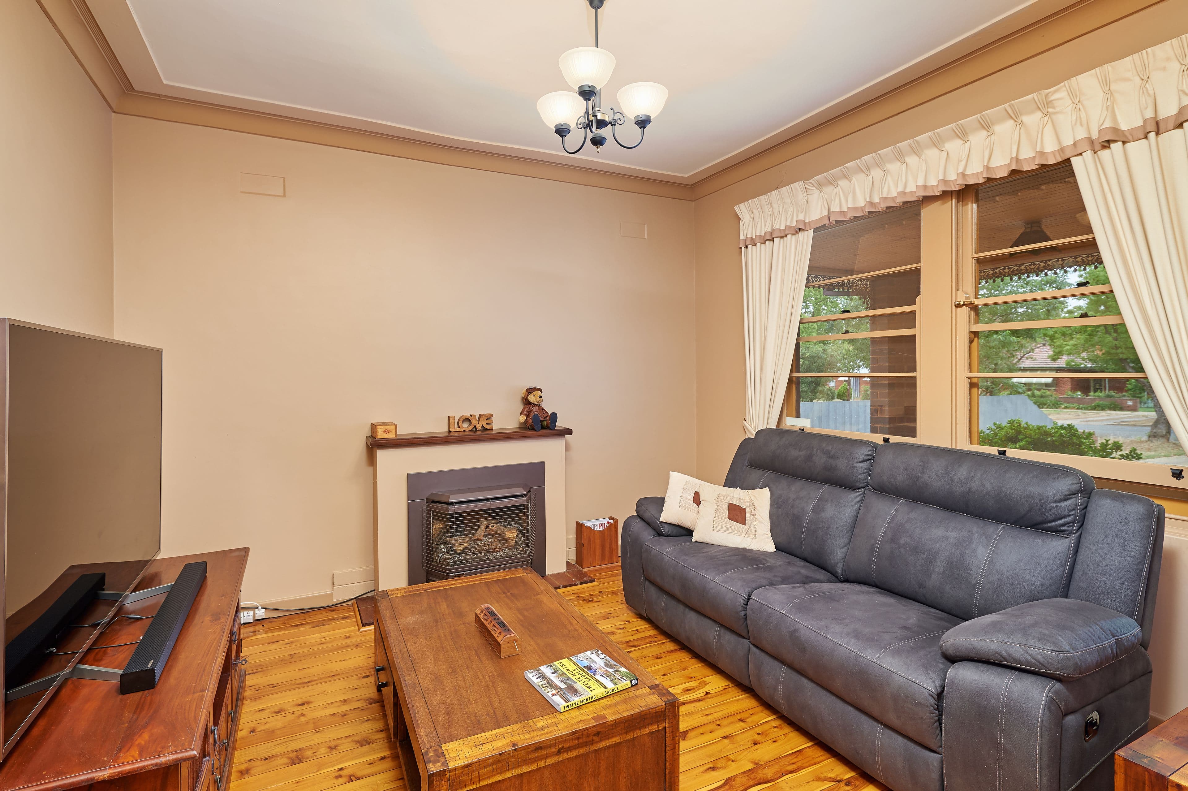 32 Dalton Street, Turvey Park - Thumbnail 2